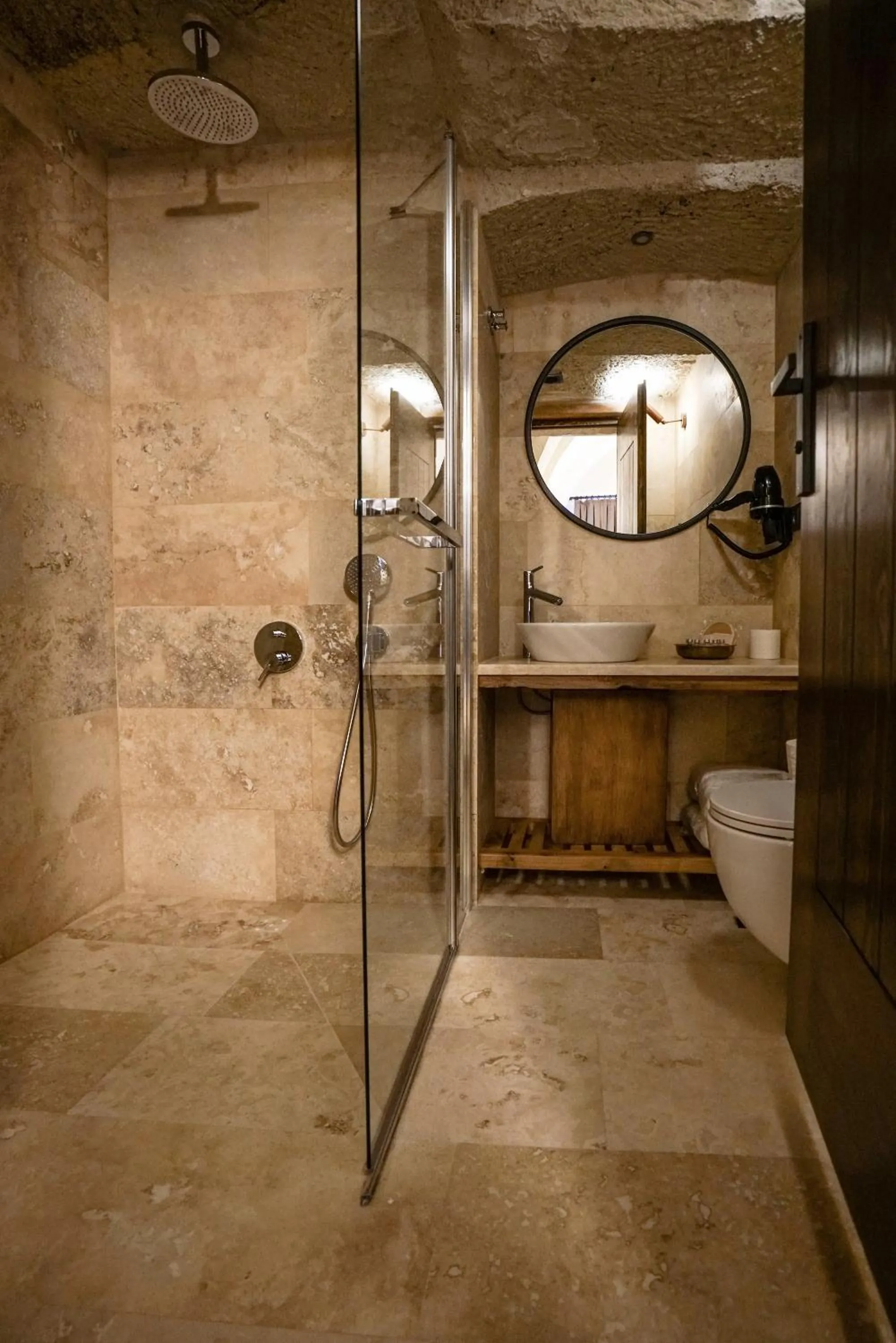 Toilet in Luvi Cave Hotel