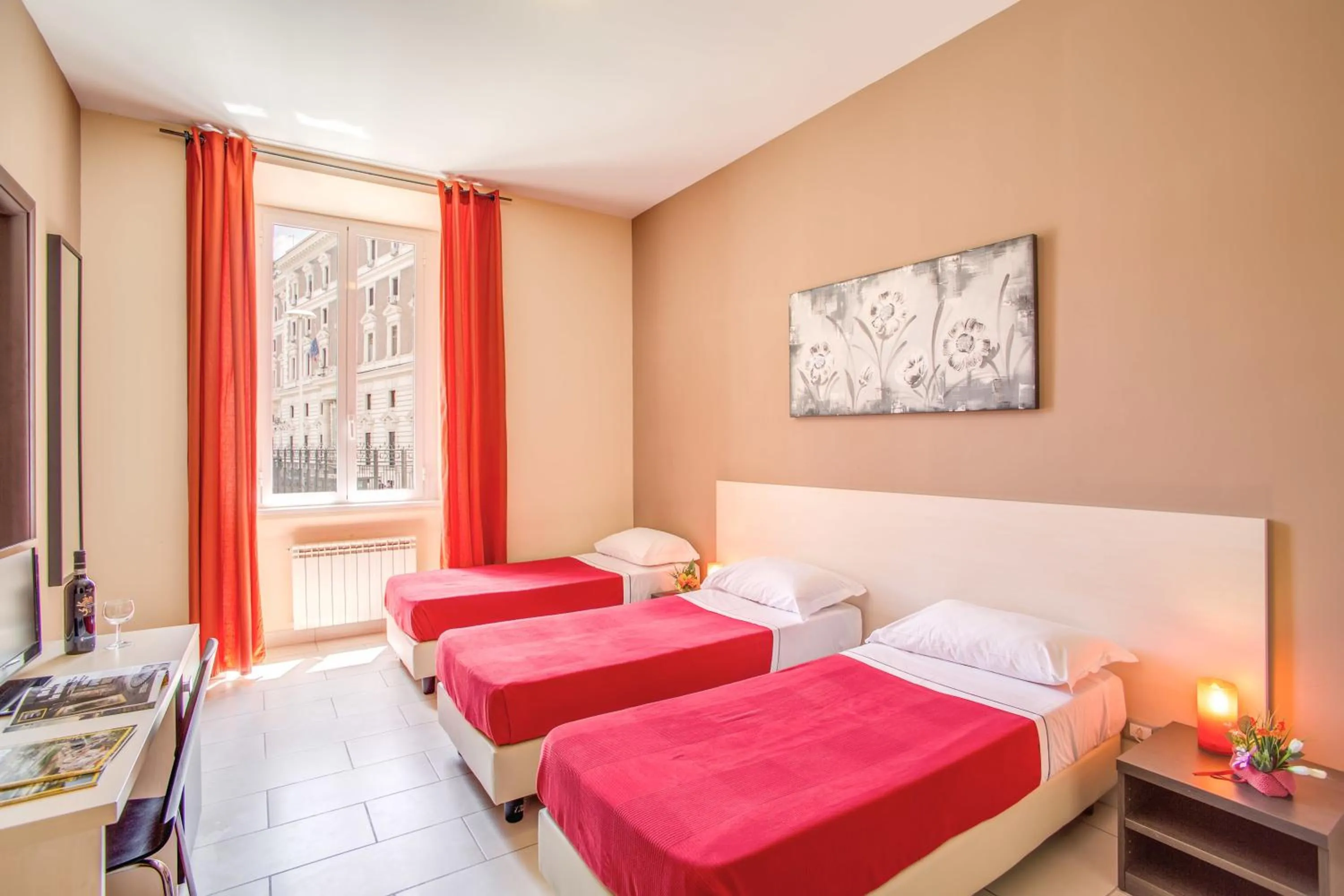 Bedroom, Bed in Hotel Mosaic Central Rome