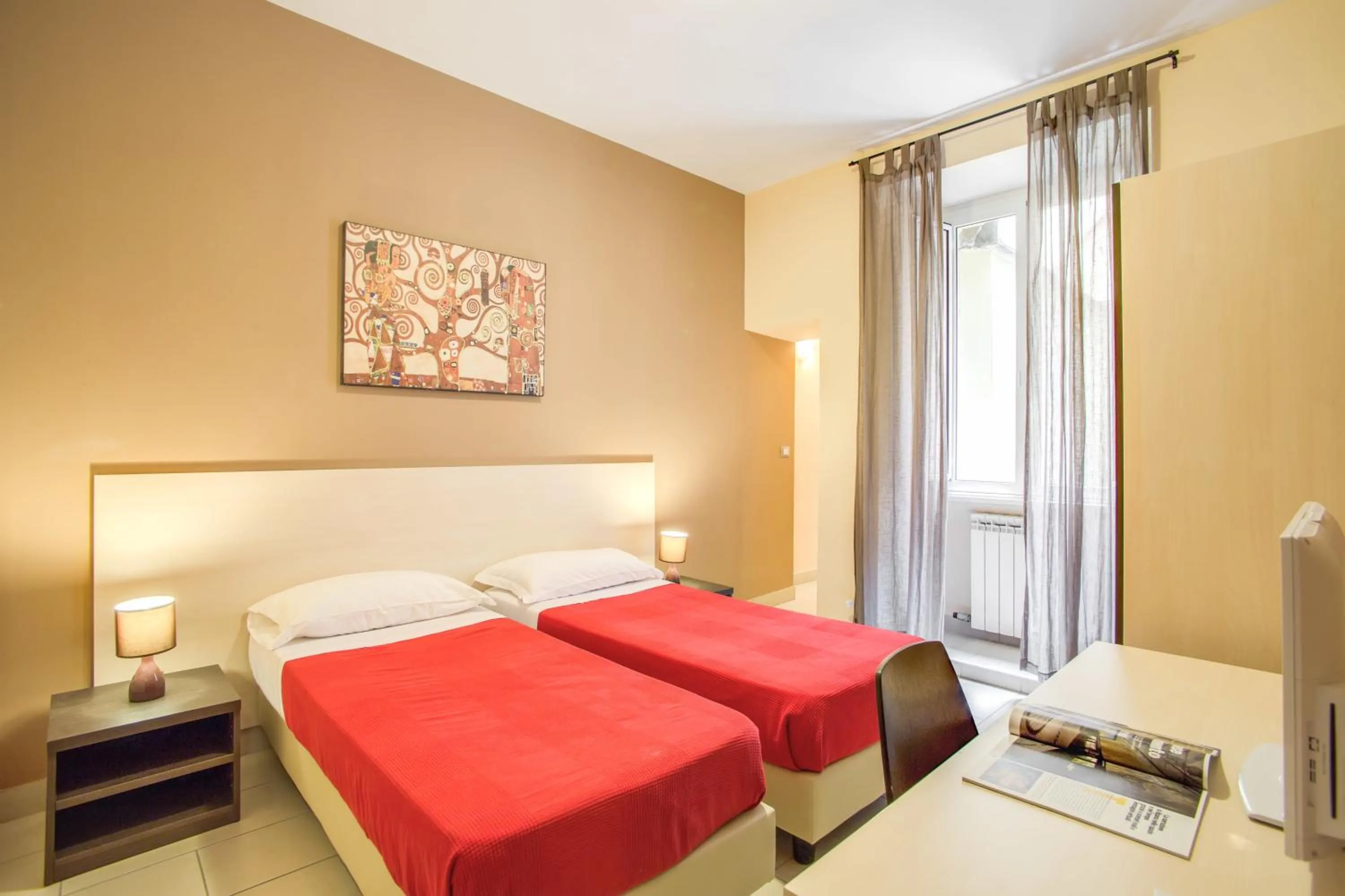 Bedroom, Bed in Hotel Mosaic Central Rome
