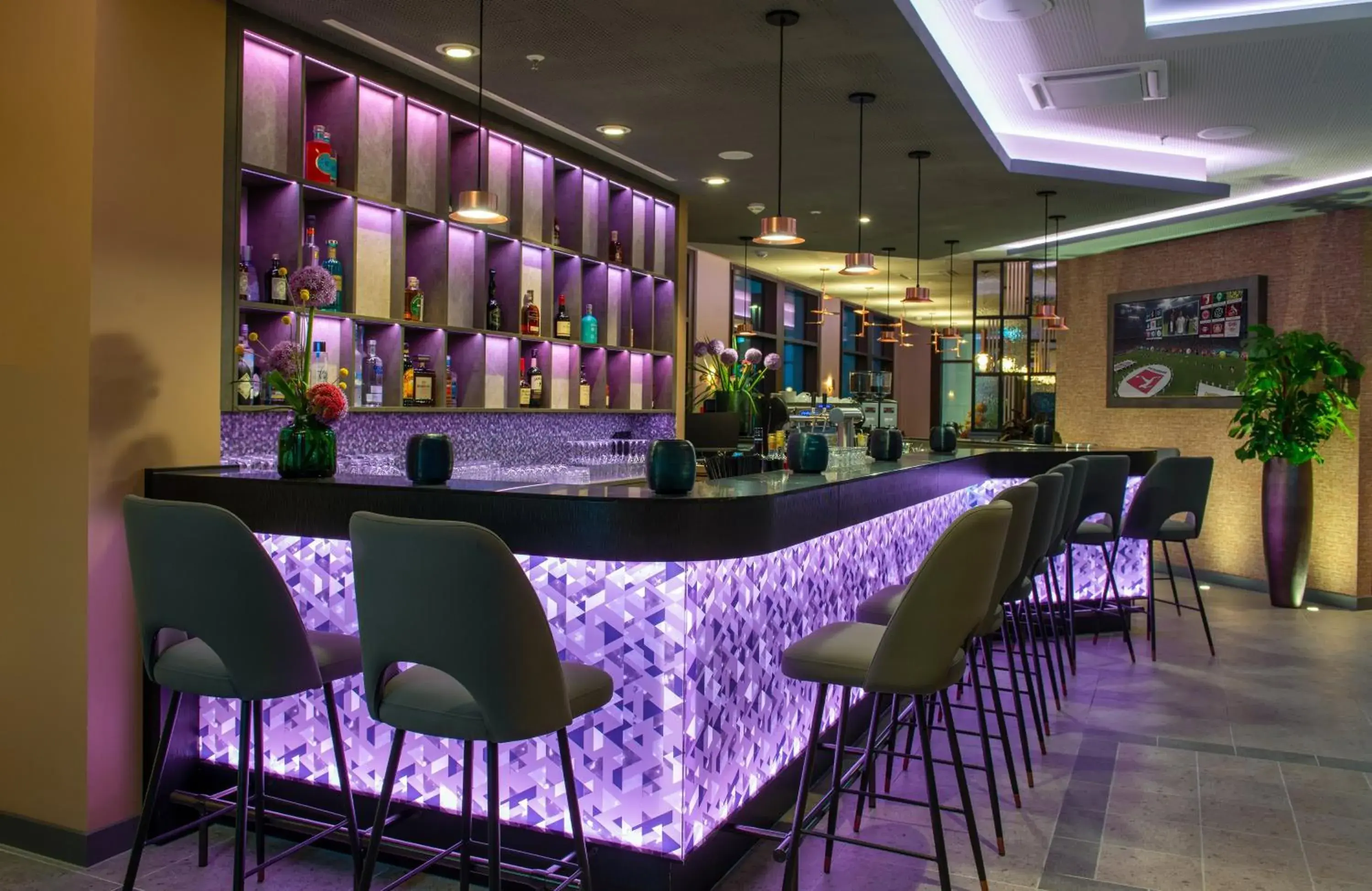 Lounge or bar in Leonardo Royal Hotel Nürnberg Lounge or bar in Leonardo Royal Hotel Nürnberg