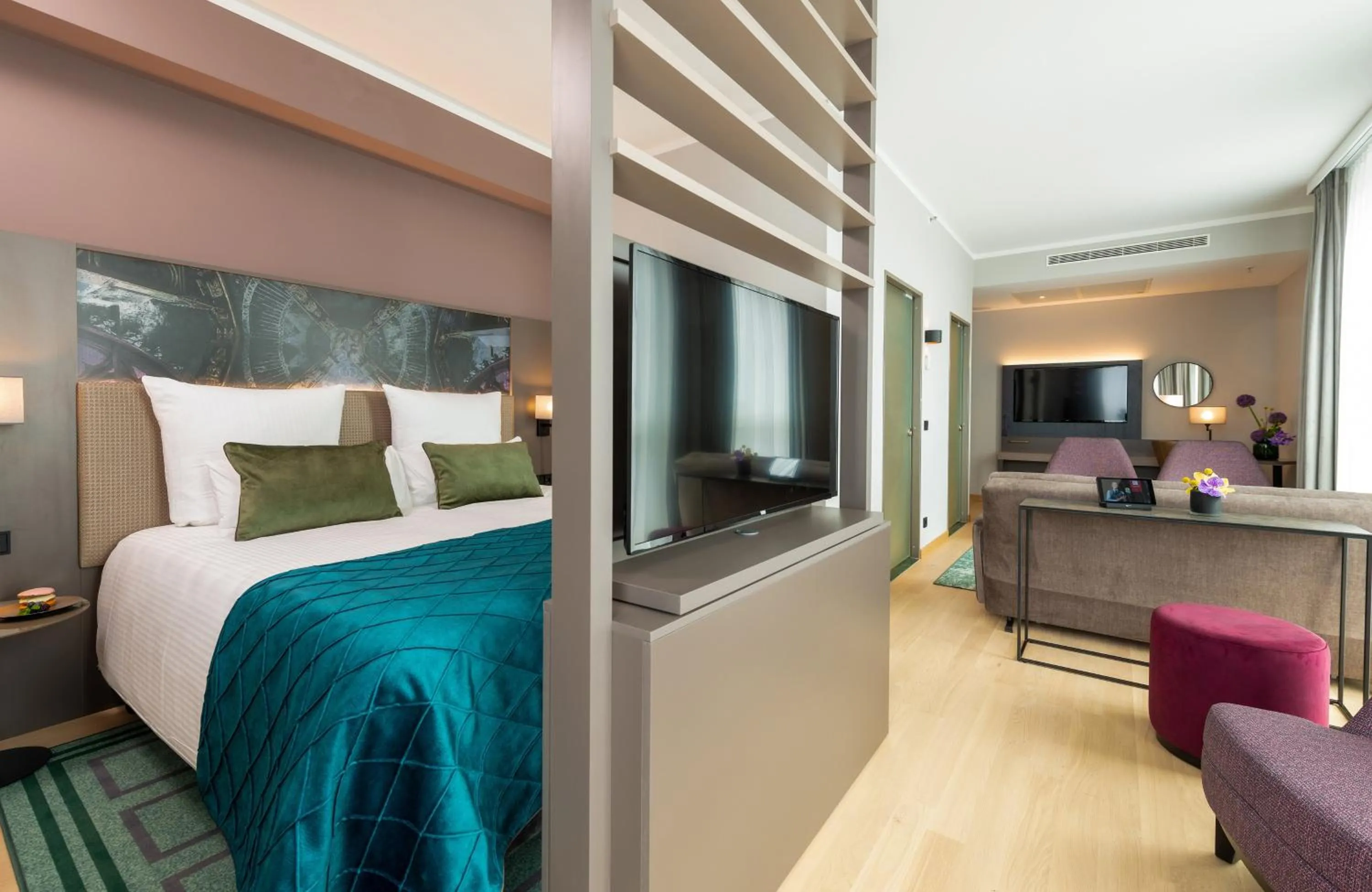 Photo of the whole room, Bed in Leonardo Royal Hotel Nürnberg