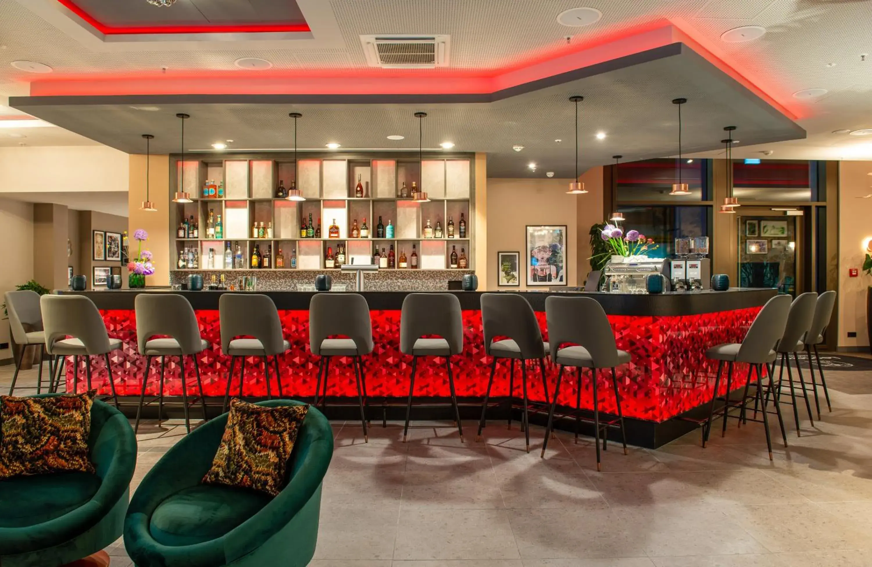 Lounge or bar in Leonardo Royal Hotel Nürnberg Lounge or bar in Leonardo Royal Hotel Nürnberg