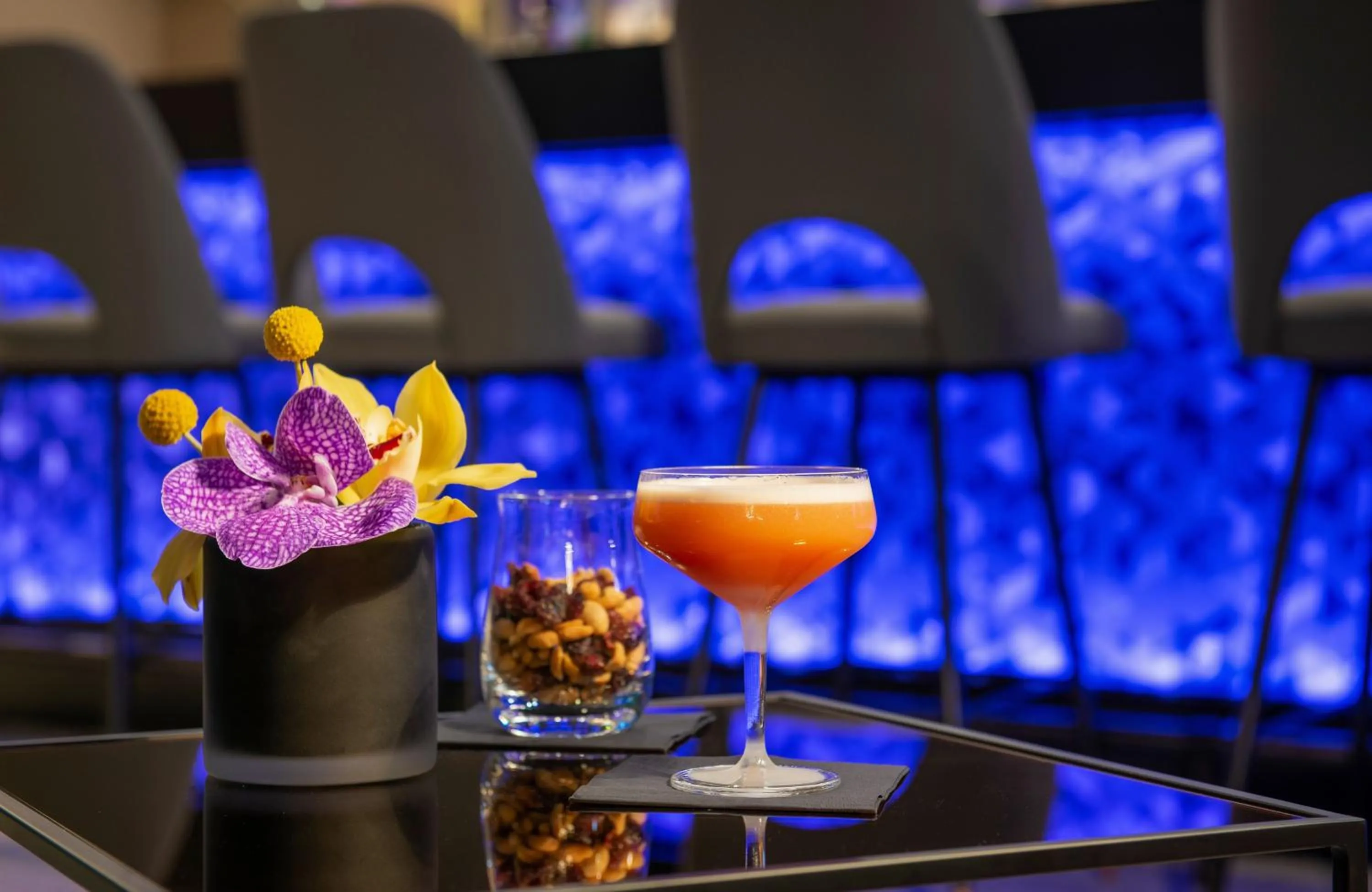 Lounge or bar in Leonardo Royal Hotel Nürnberg