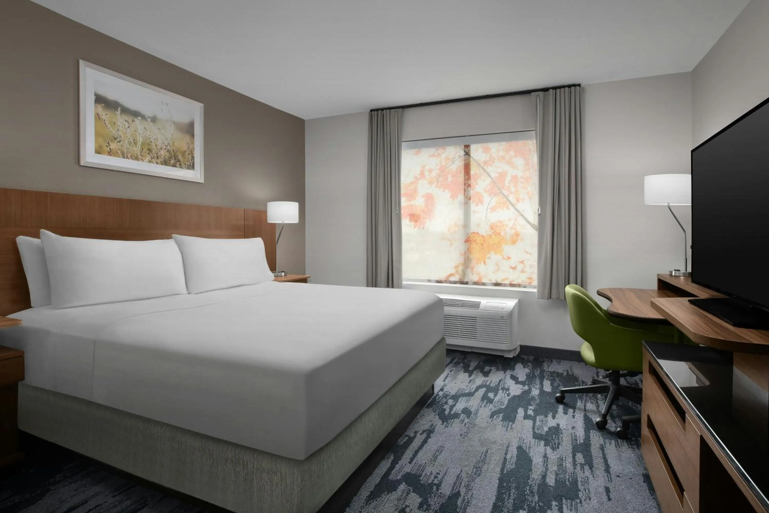 Photo of the whole room, Bed in Fairfield Inn & Suites by Marriott Jeffersonville I-71