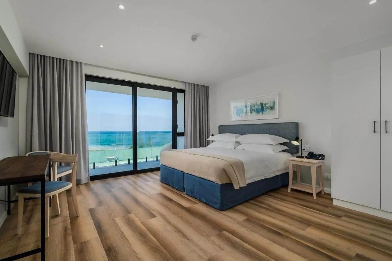 Photo of the whole room, Bed in Paxton Luxury Apartments self-catering