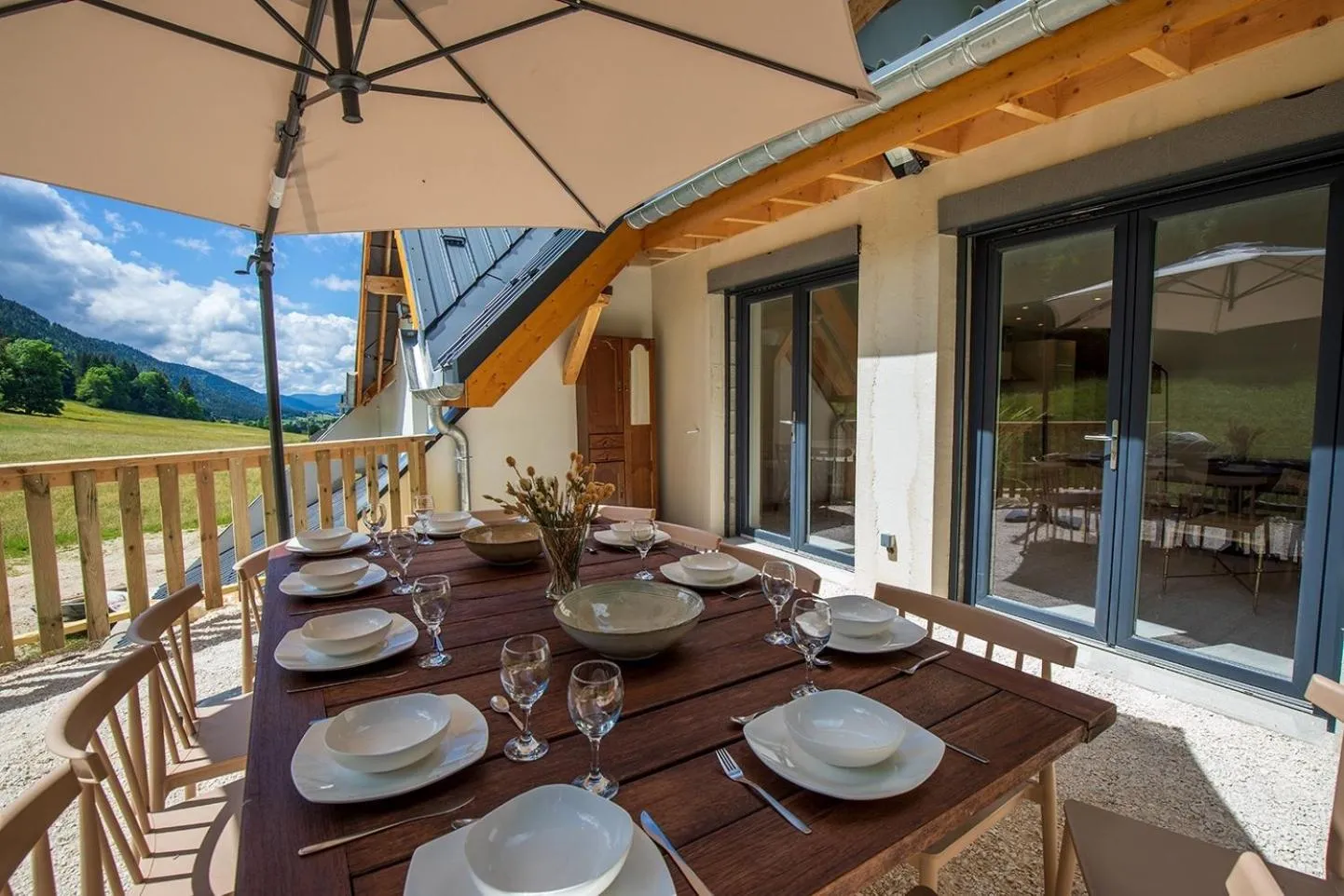 Patio in Gîte La Résilience, sur la piste de ski d'Autrans