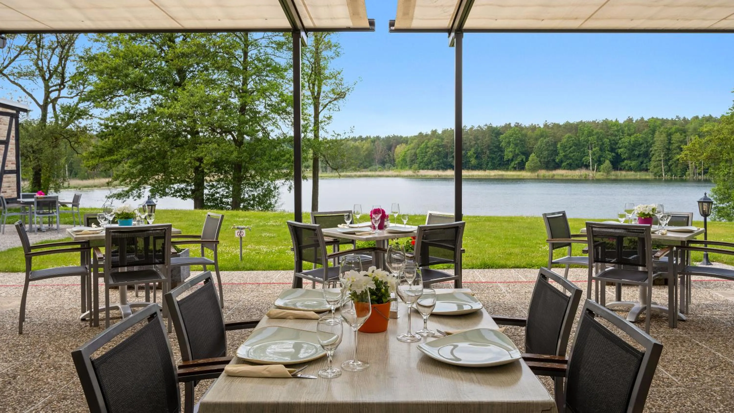 Restaurant/places to eat in Seehotel Mühlenhaus