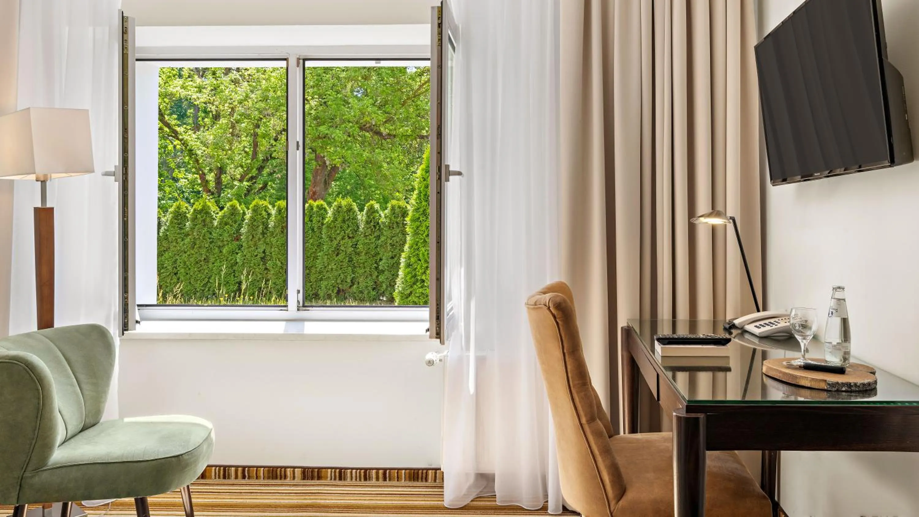 Photo of the whole room in Seehotel Mühlenhaus