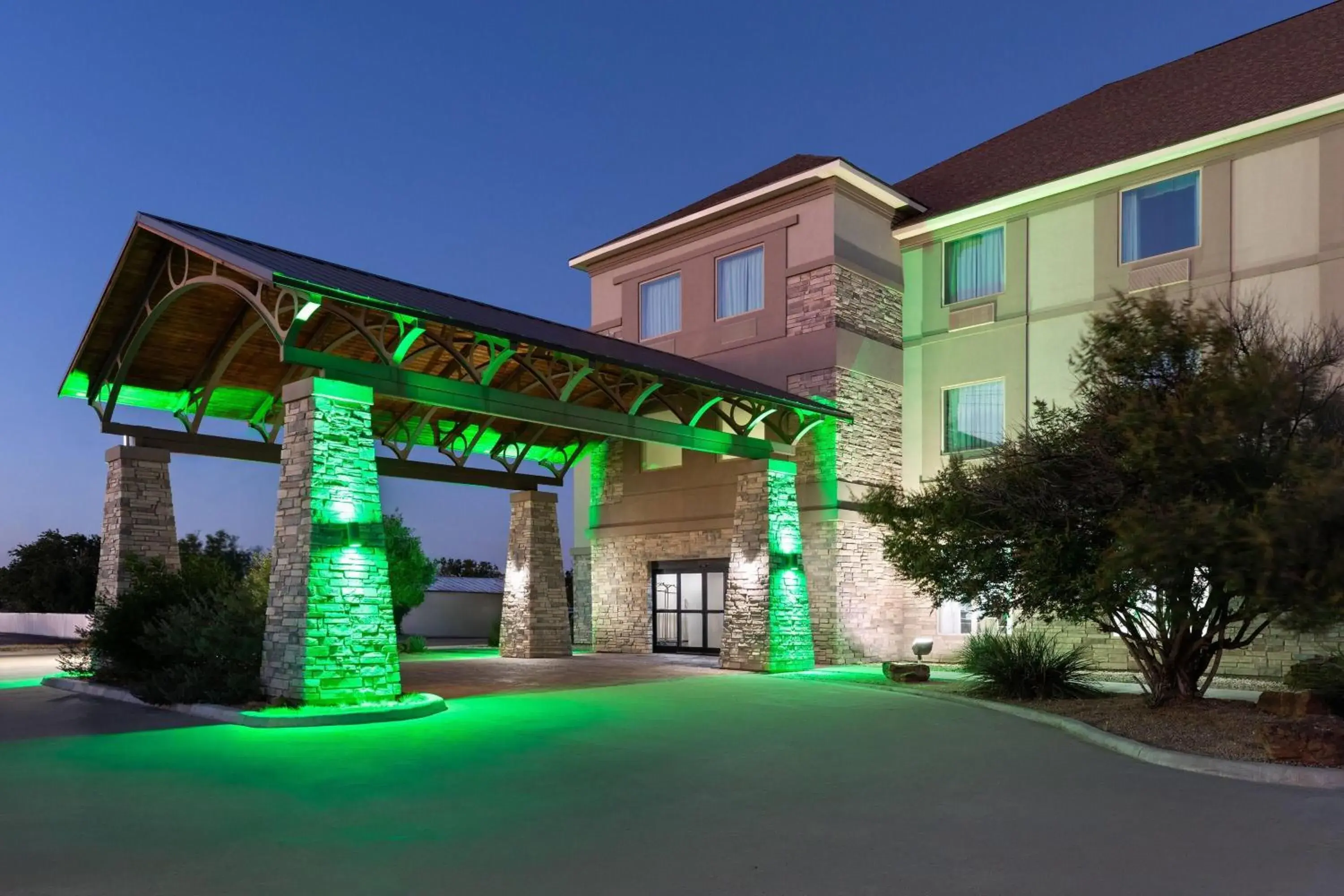 Property building in Baymont by Wyndham Andrews TX Property building in Baymont by Wyndham Andrews TX