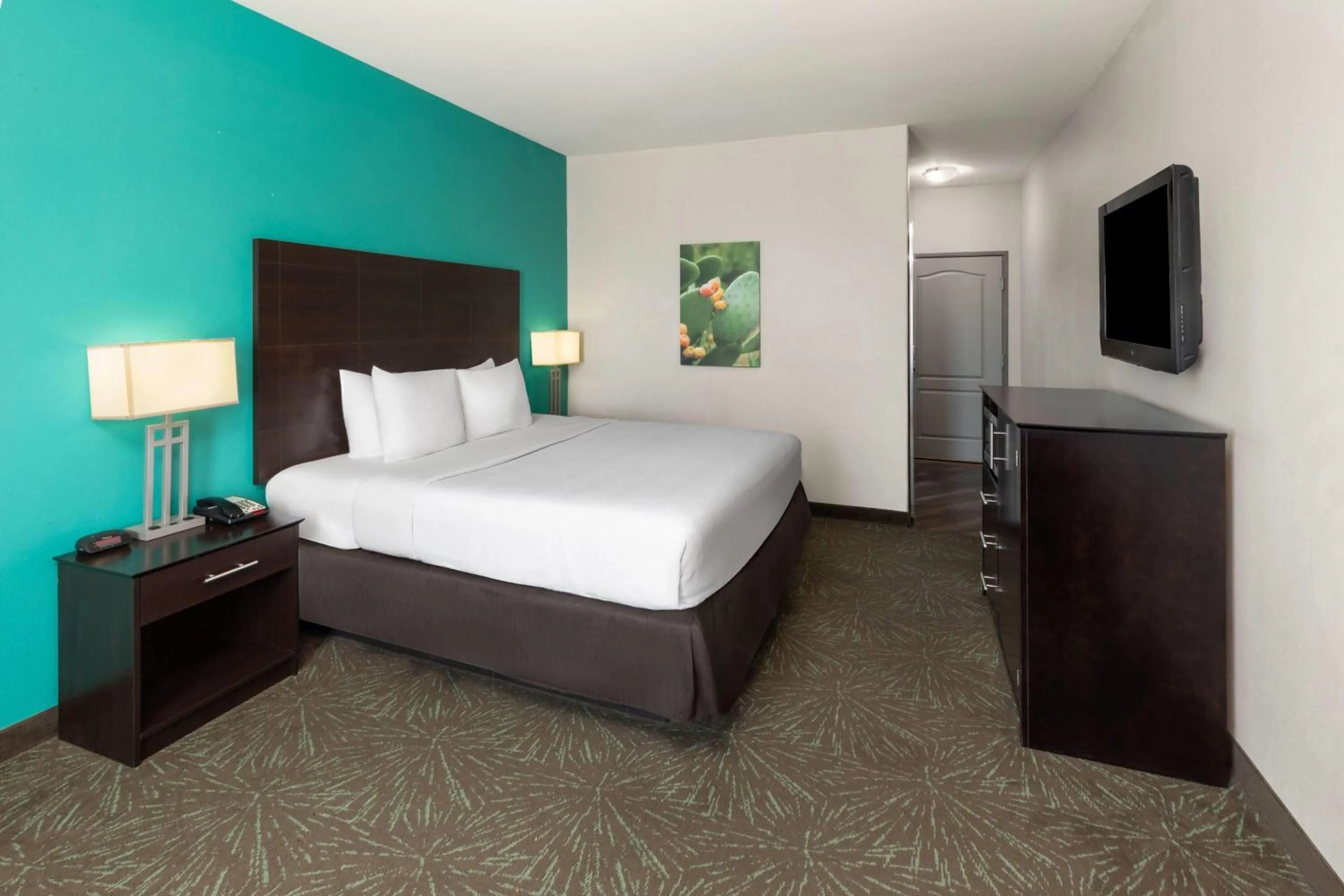 Photo of the whole room, Bed in Baymont by Wyndham Andrews TX