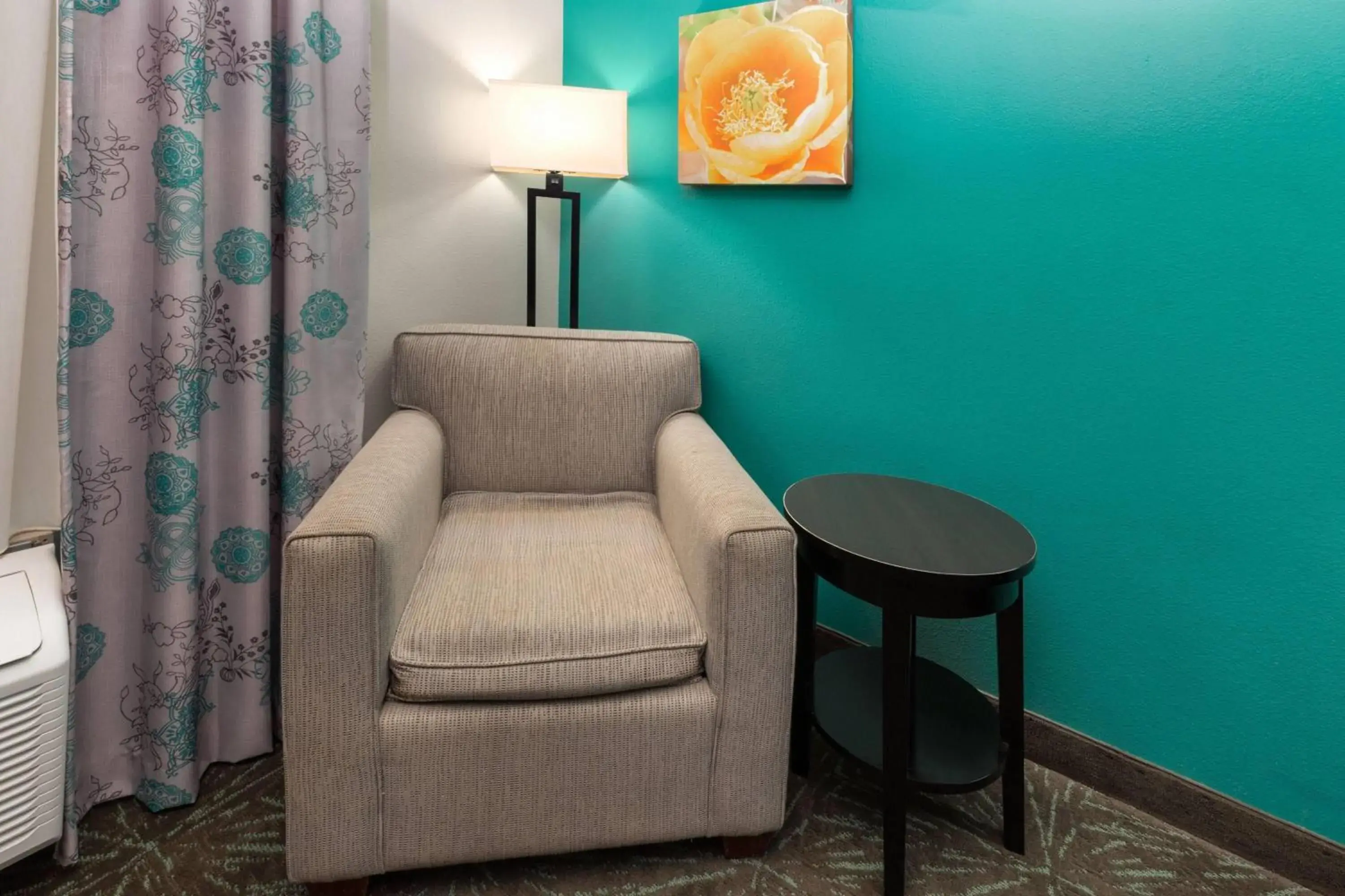 King Room with Mobility/Hearing Access and Bathtub with Grab Bars, Non-Smoking in Baymont by Wyndham Andrews TX King Room with Mobility/Hearing Access and Bathtub with Grab Bars, Non-Smoking in Baymont by Wyndham Andrews TX