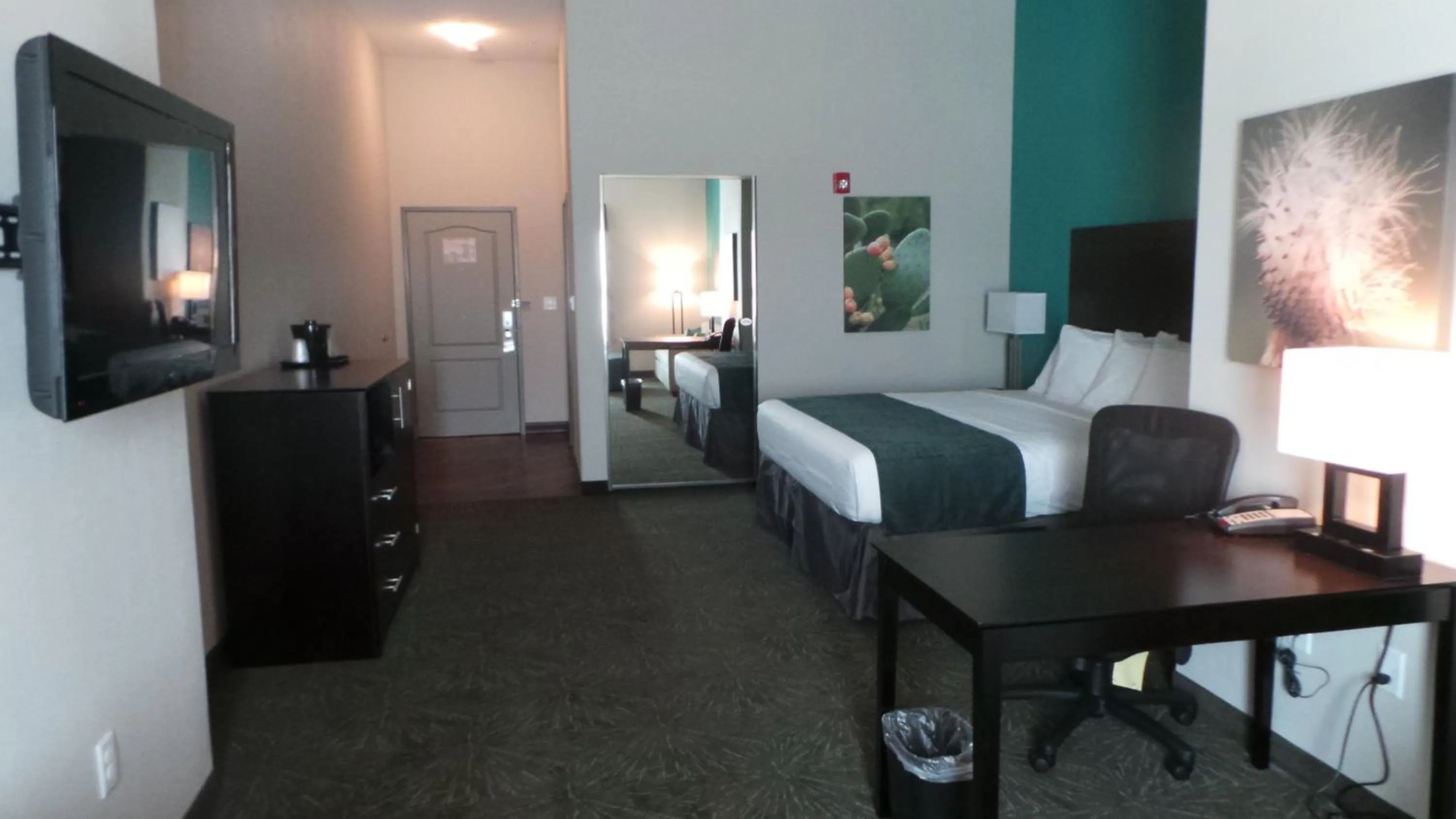 Photo of the whole room, Bed in Baymont by Wyndham Andrews TX