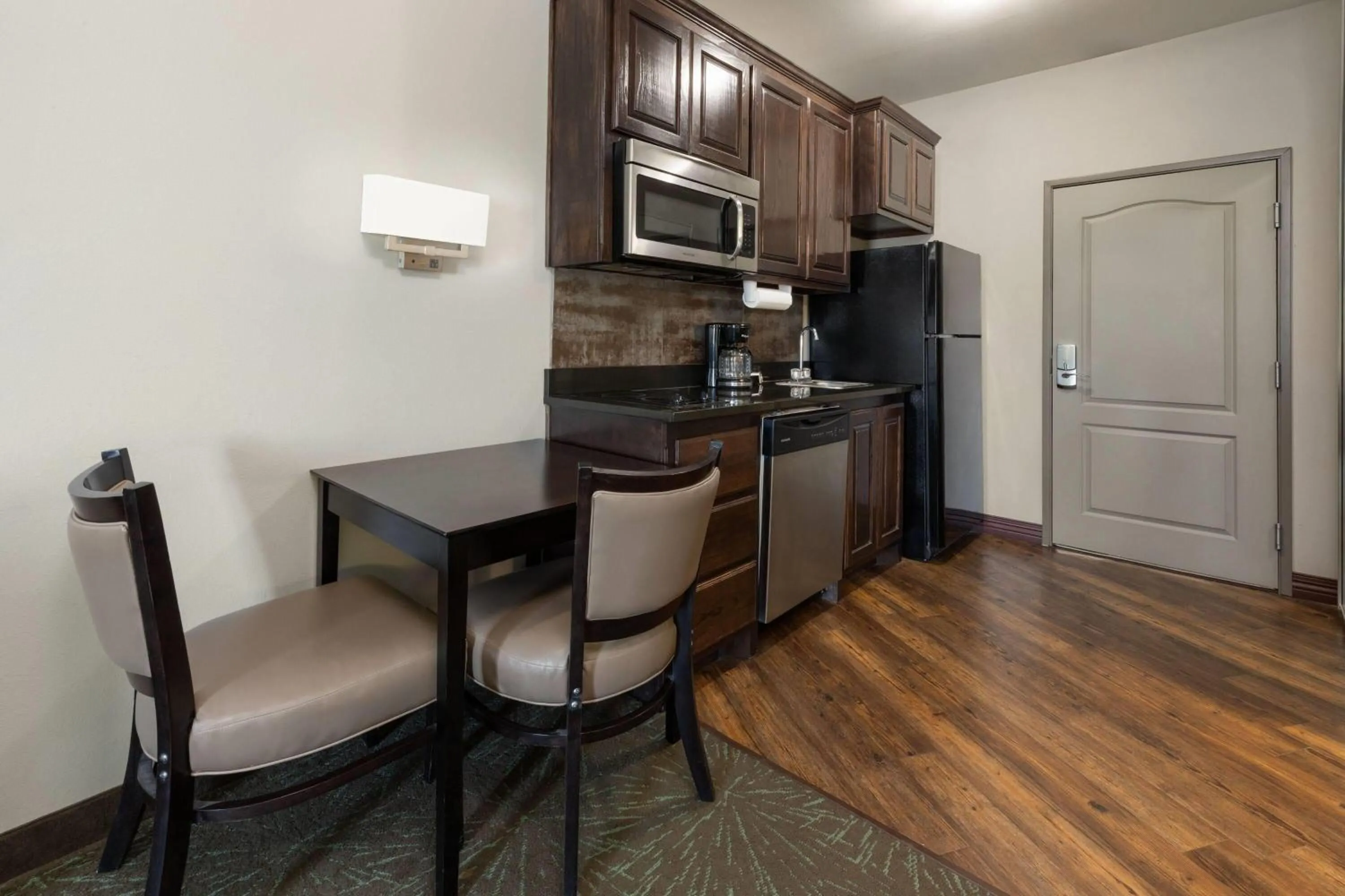 Photo of the whole room in Baymont by Wyndham Andrews TX