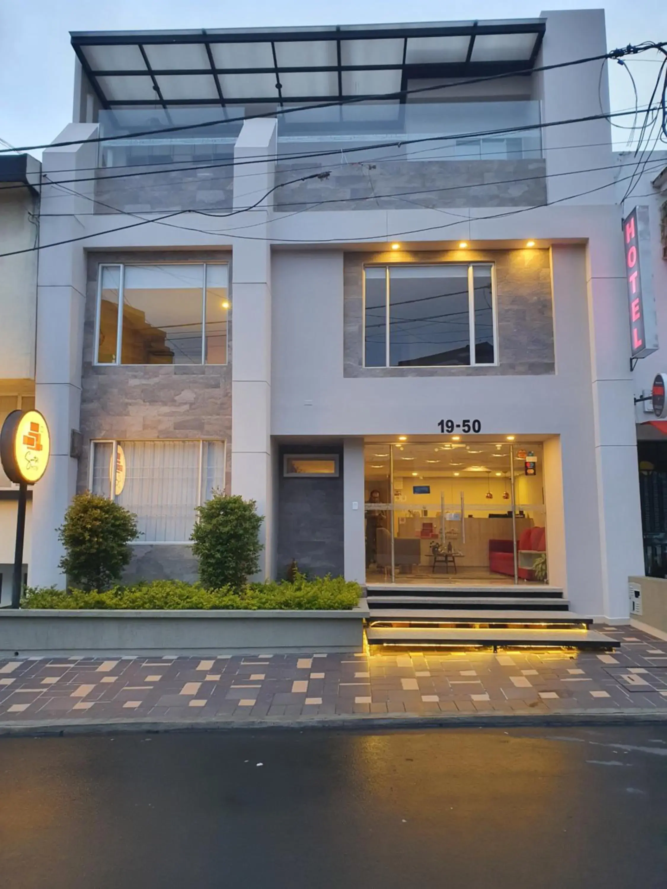 Facade/entrance in HOTEL SANTORI Facade/entrance in HOTEL SANTORI