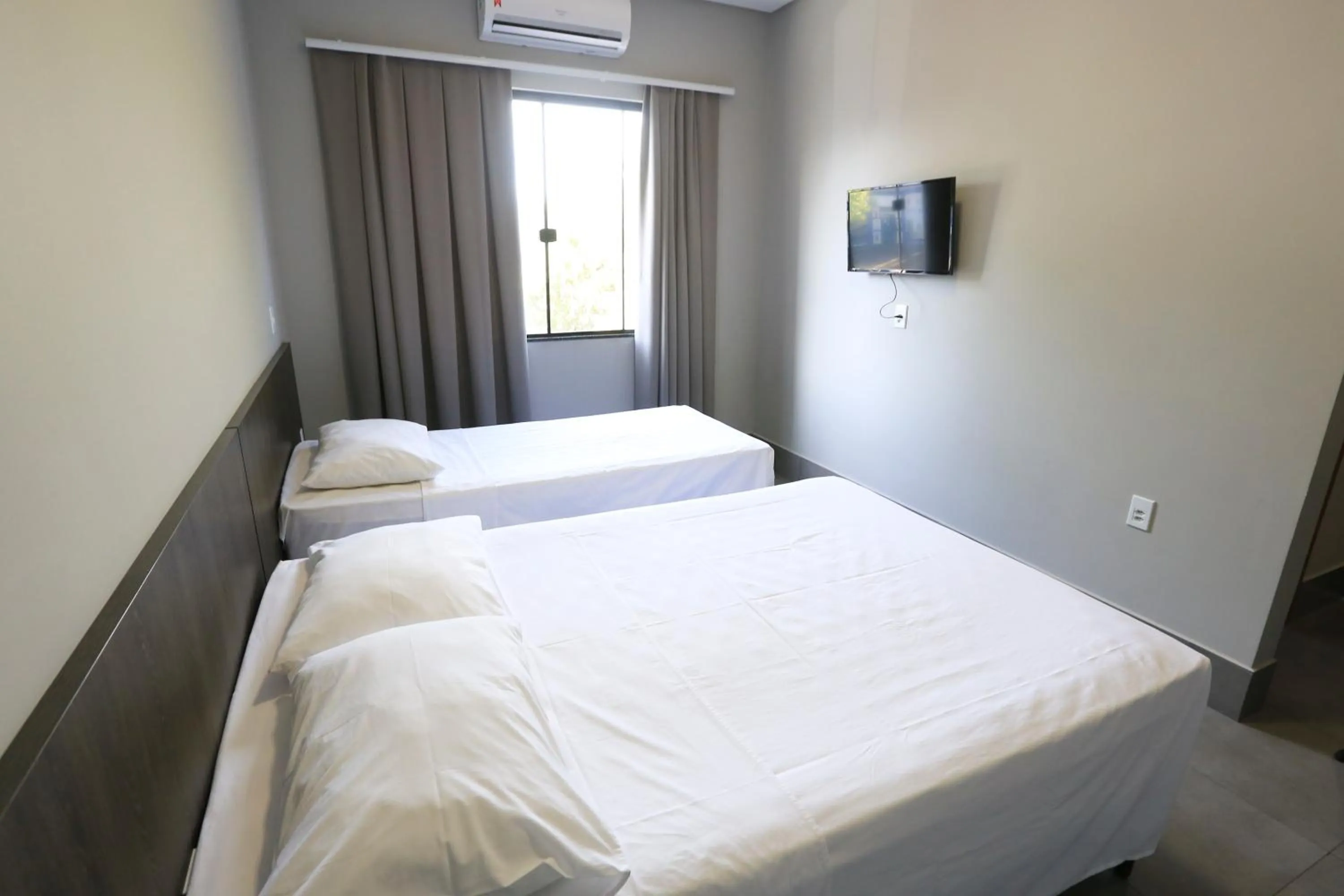 Bedroom, Bed in Vila Castelo Residencial no Centro de Foz