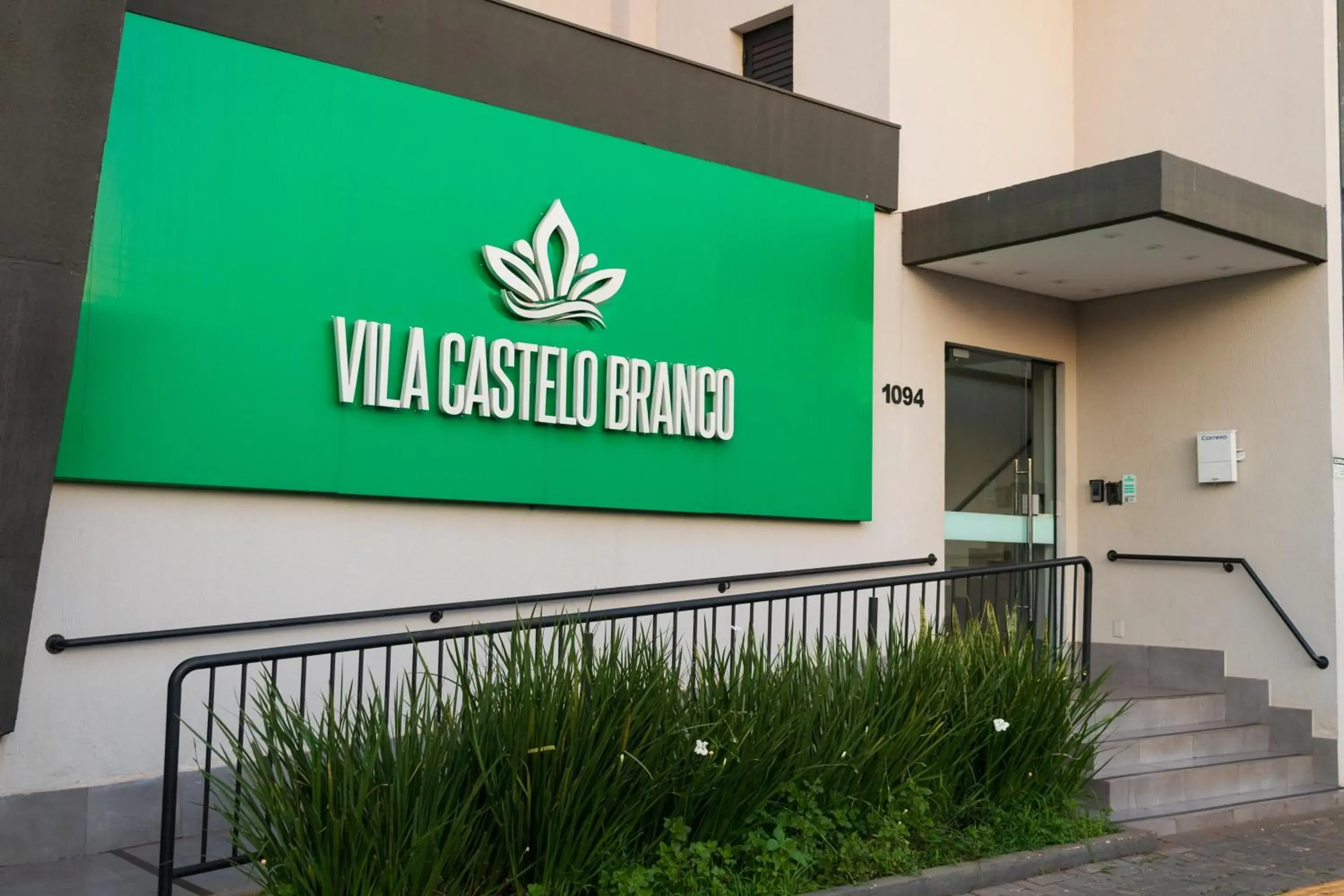 Facade/entrance in Vila Castelo Residencial no Centro de Foz Facade/entrance in Vila Castelo Residencial no Centro de Foz