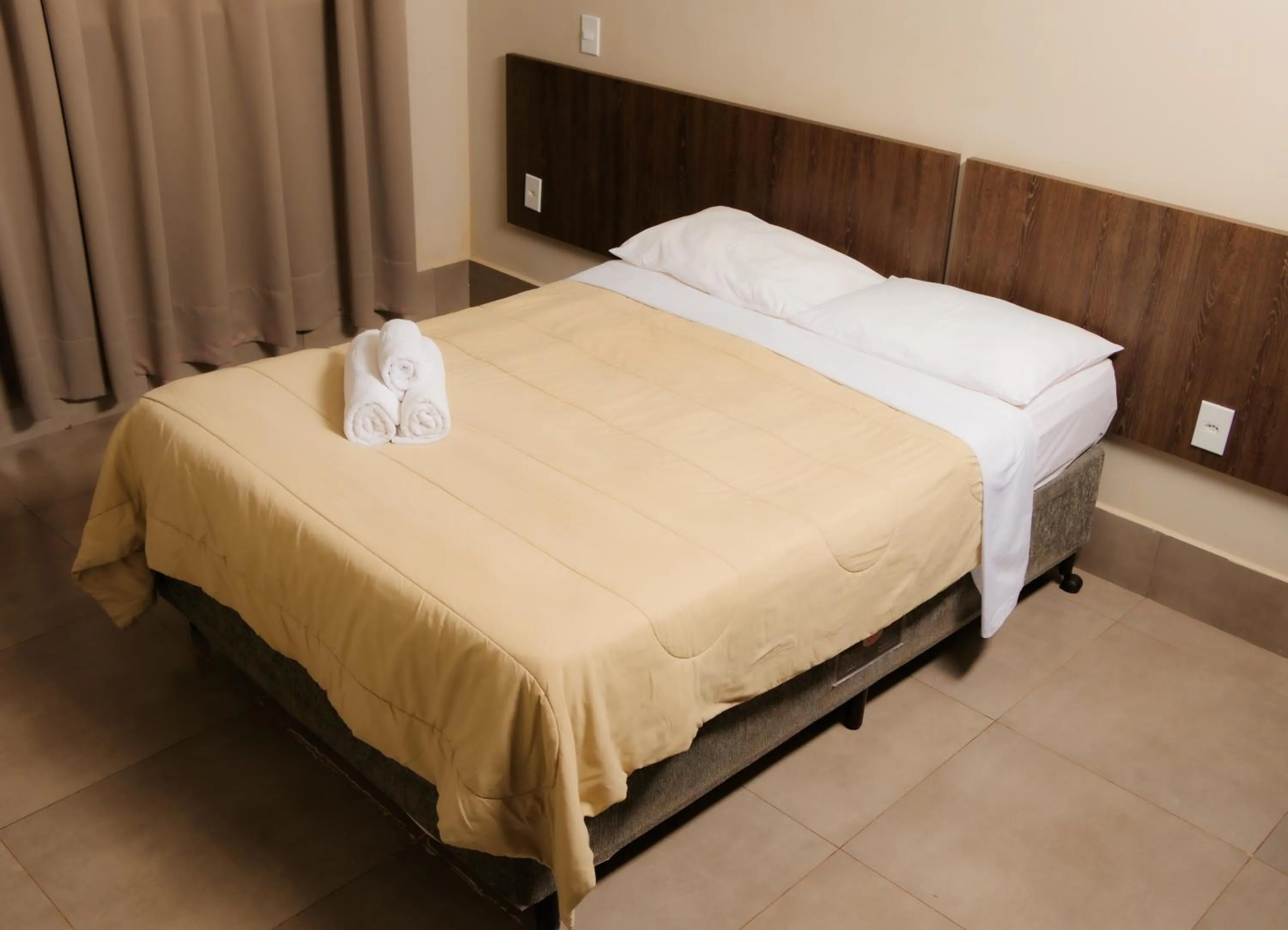 Bedroom, Bed in Vila Castelo Residencial no Centro de Foz