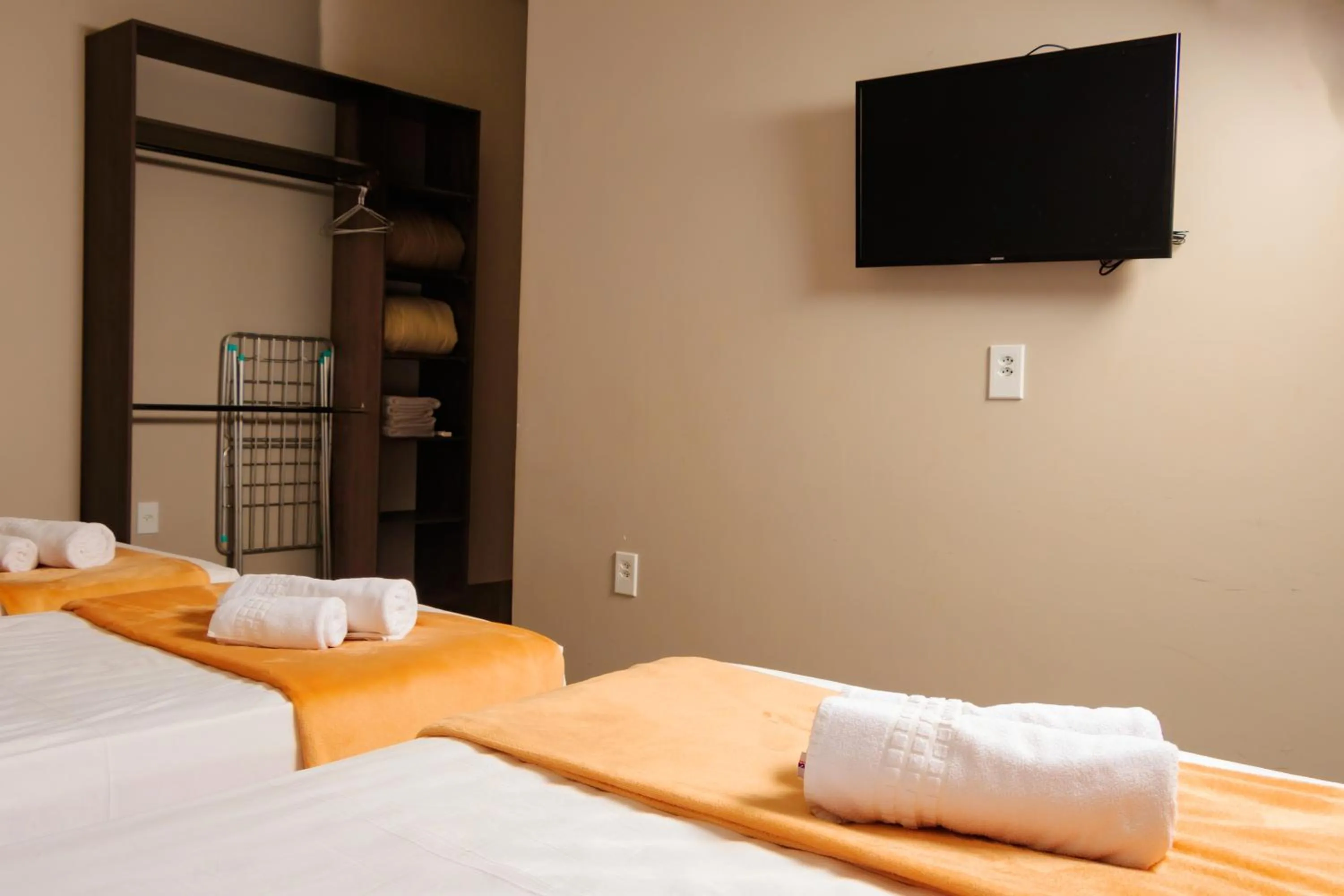 Bedroom, Bed in Vila Castelo Residencial no Centro de Foz