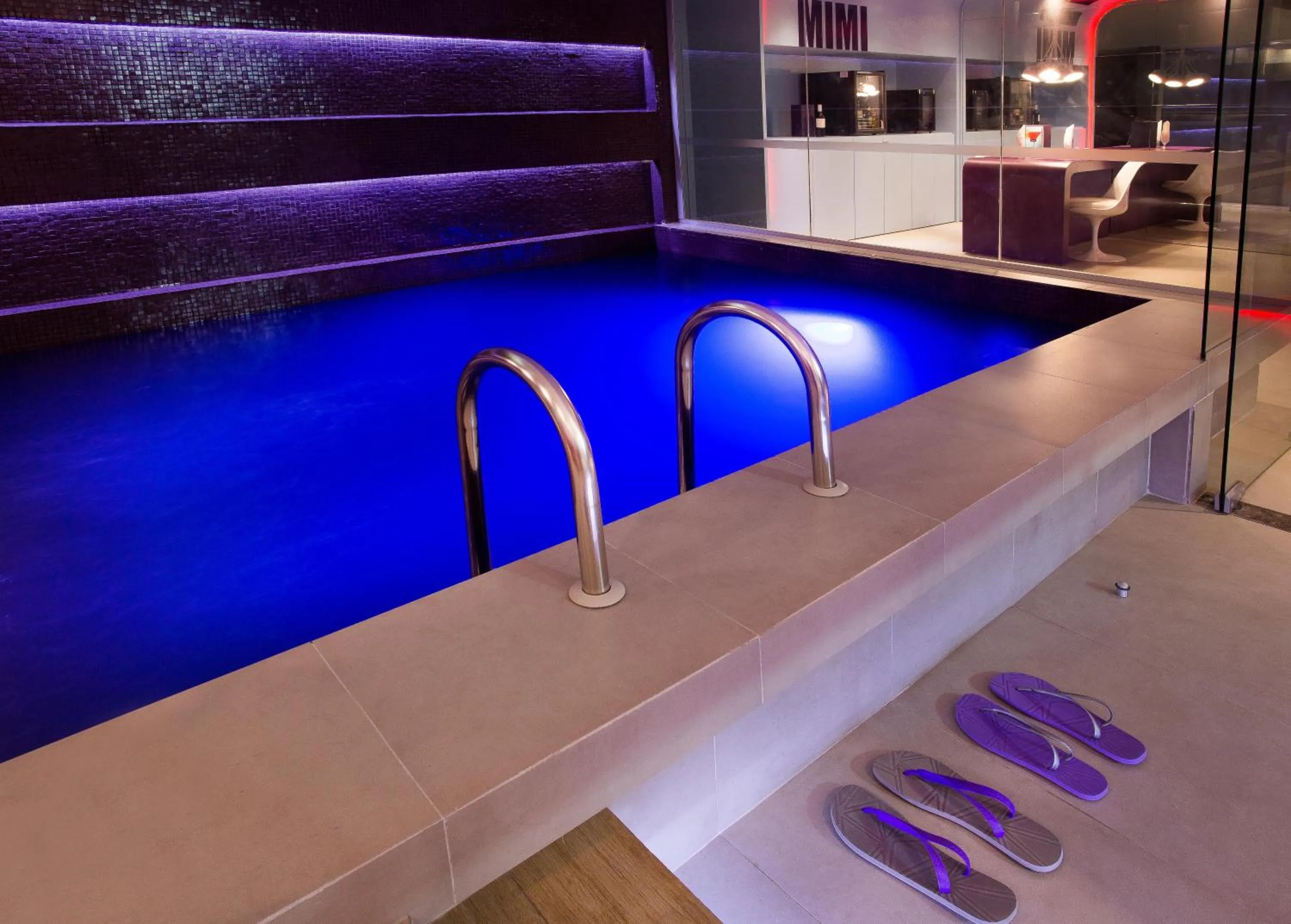 Swimming pool in Lush Motel Ipiranga