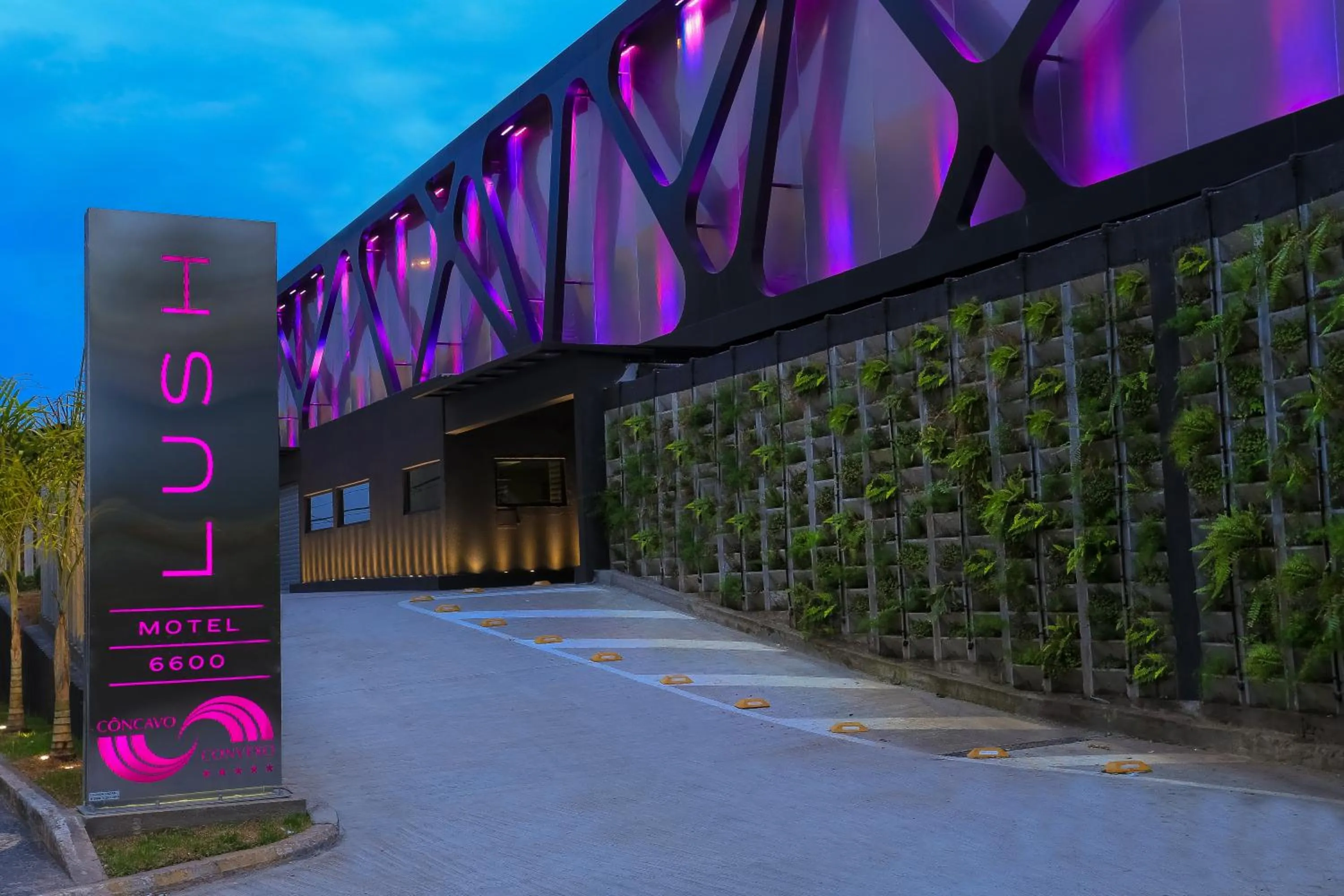 Property building in Lush Motel Ipiranga