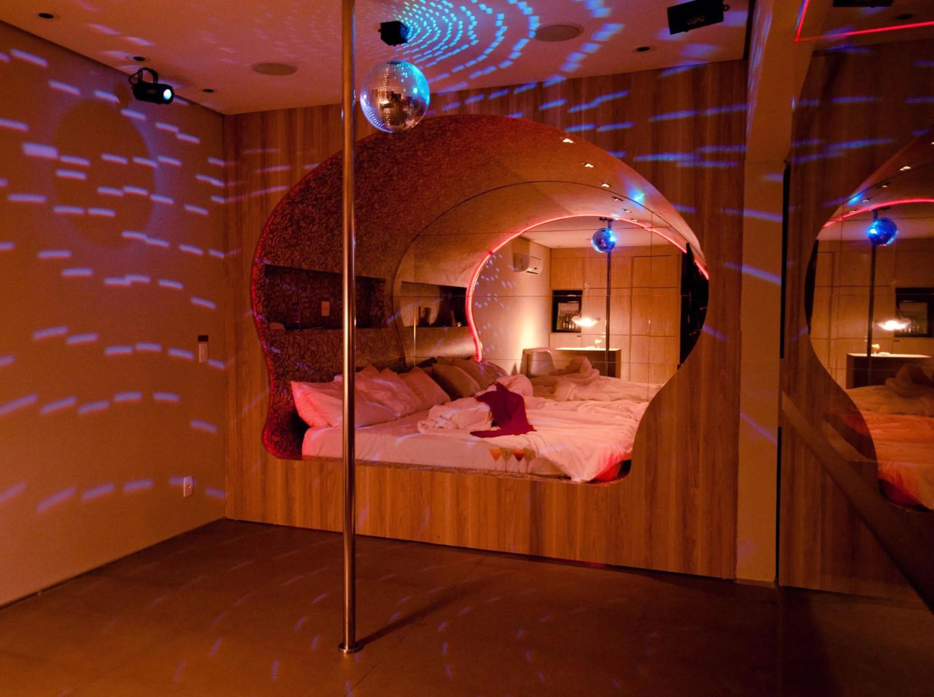 Bed in Lush Motel Ipiranga