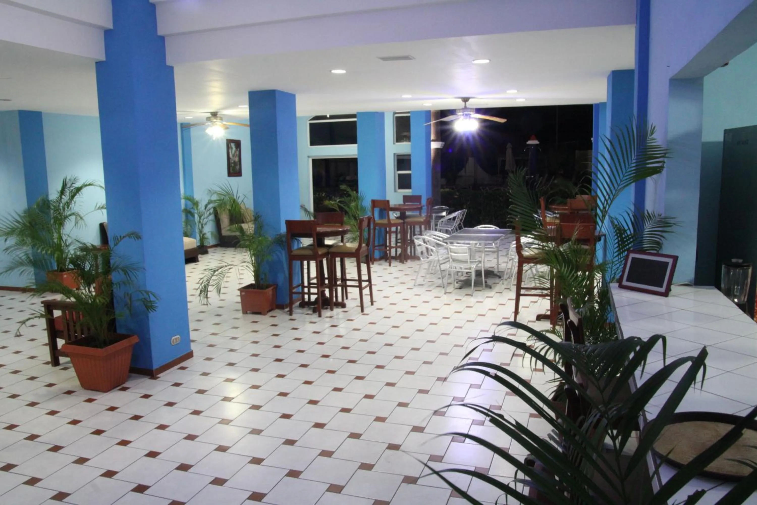 Restaurant/places to eat in Sabas Beach Resort