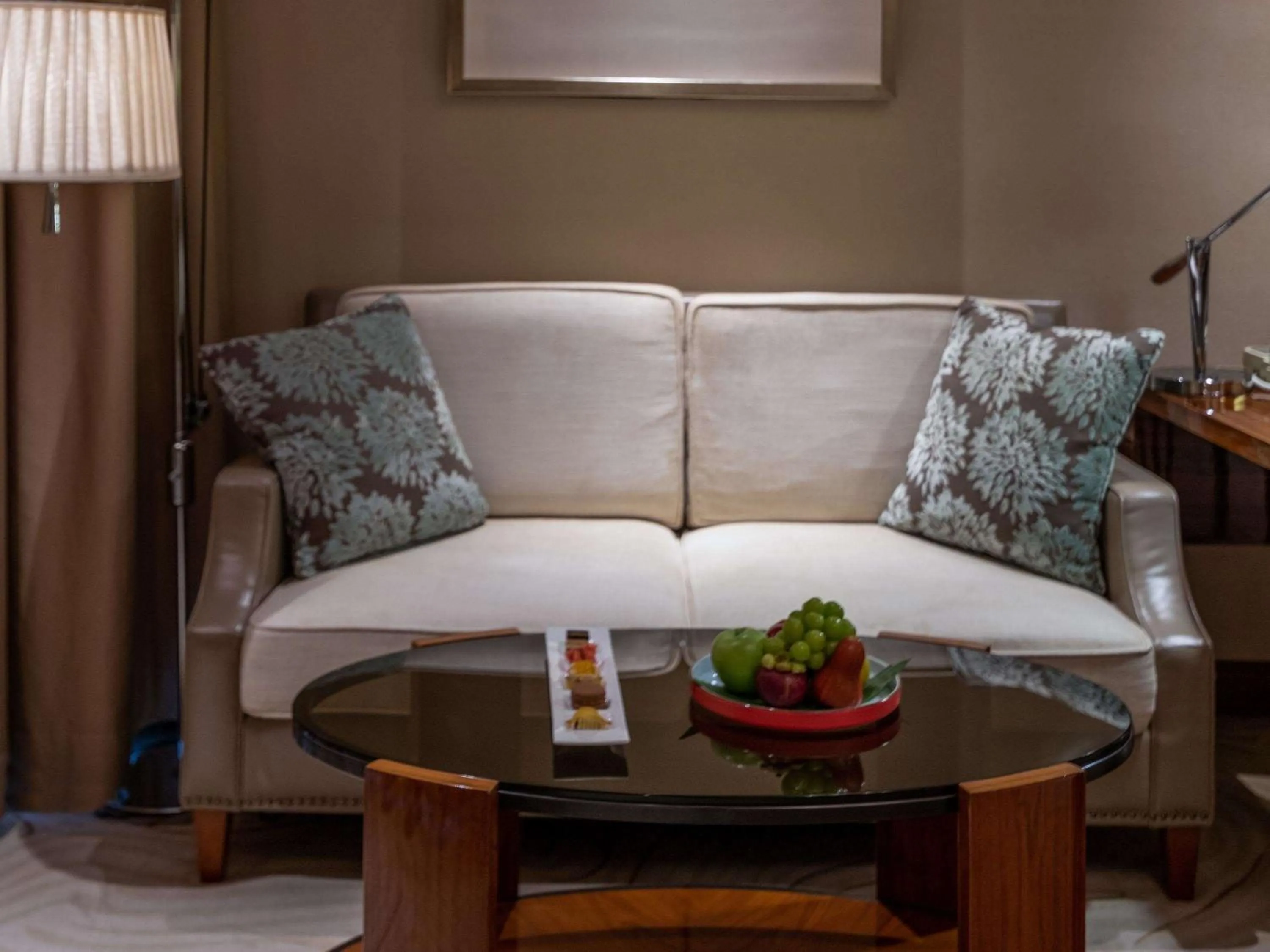 Bedroom in Sofitel Hangzhou Westlake - Few steps to West Lake, with panoramic lake view terrace