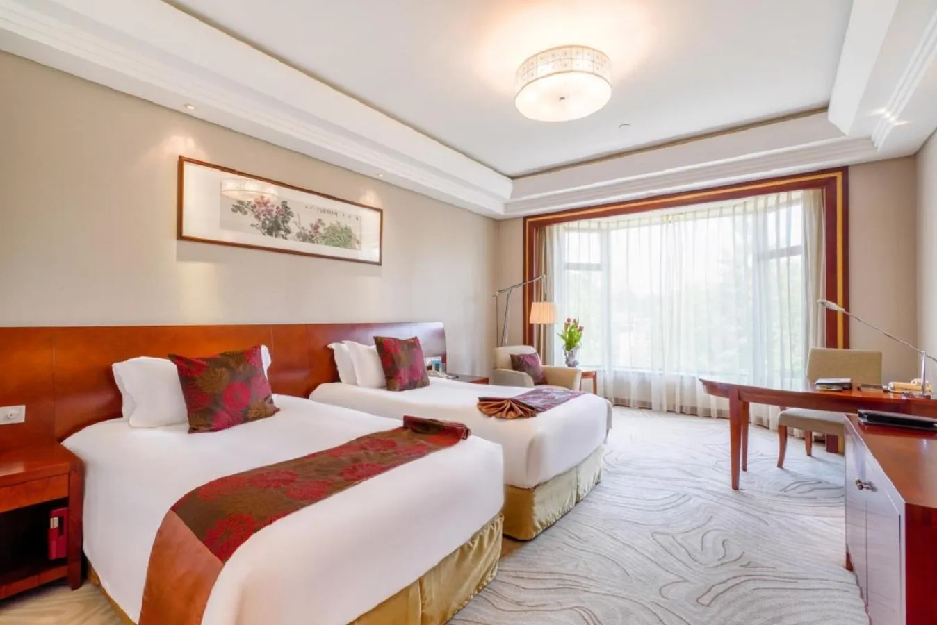 Photo of the whole room, Bed in Sofitel Hangzhou Westlake - Few steps to West Lake, with panoramic lake view terrace