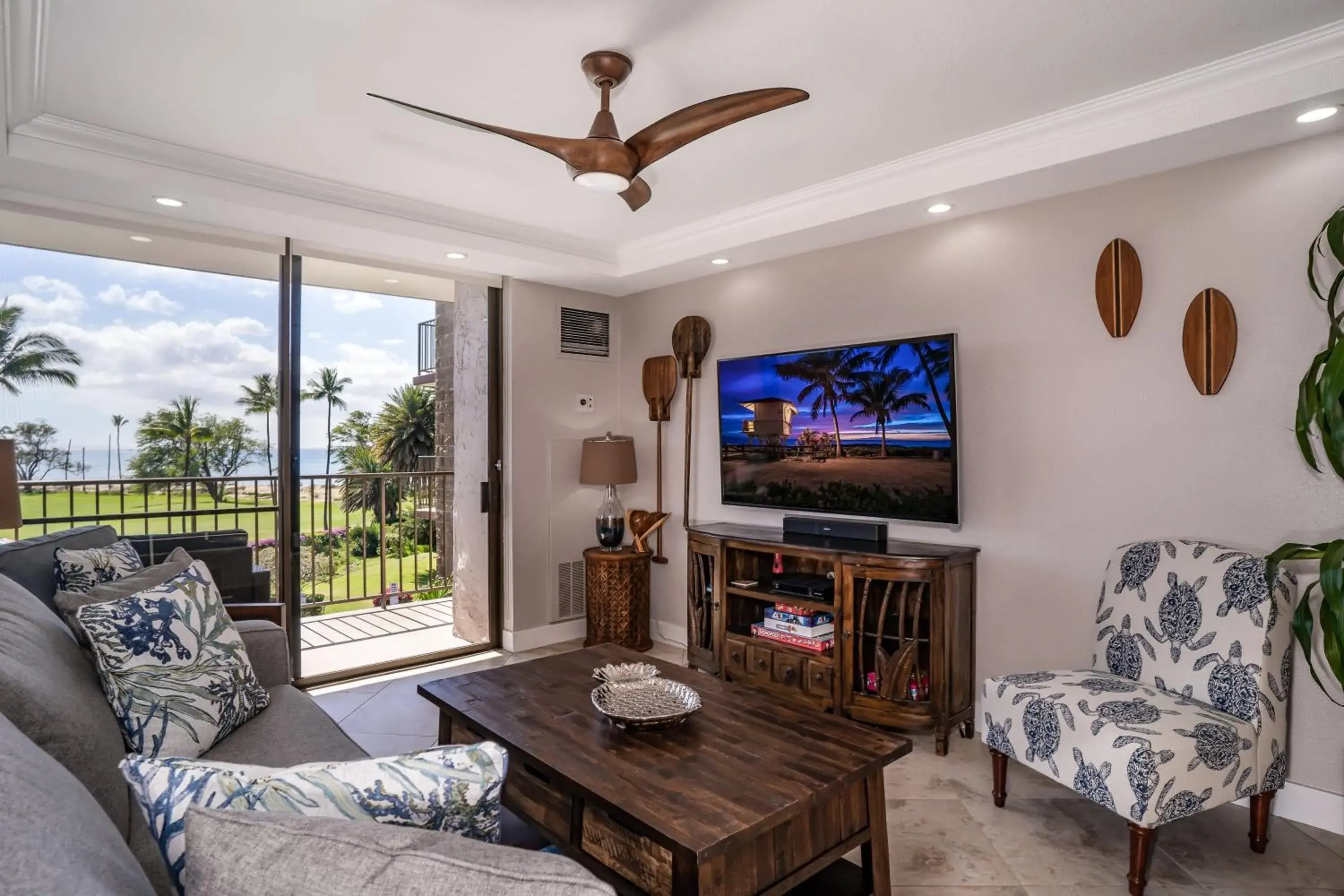Elegant Oceanfront Vistas Elegant Oceanfront Vistas