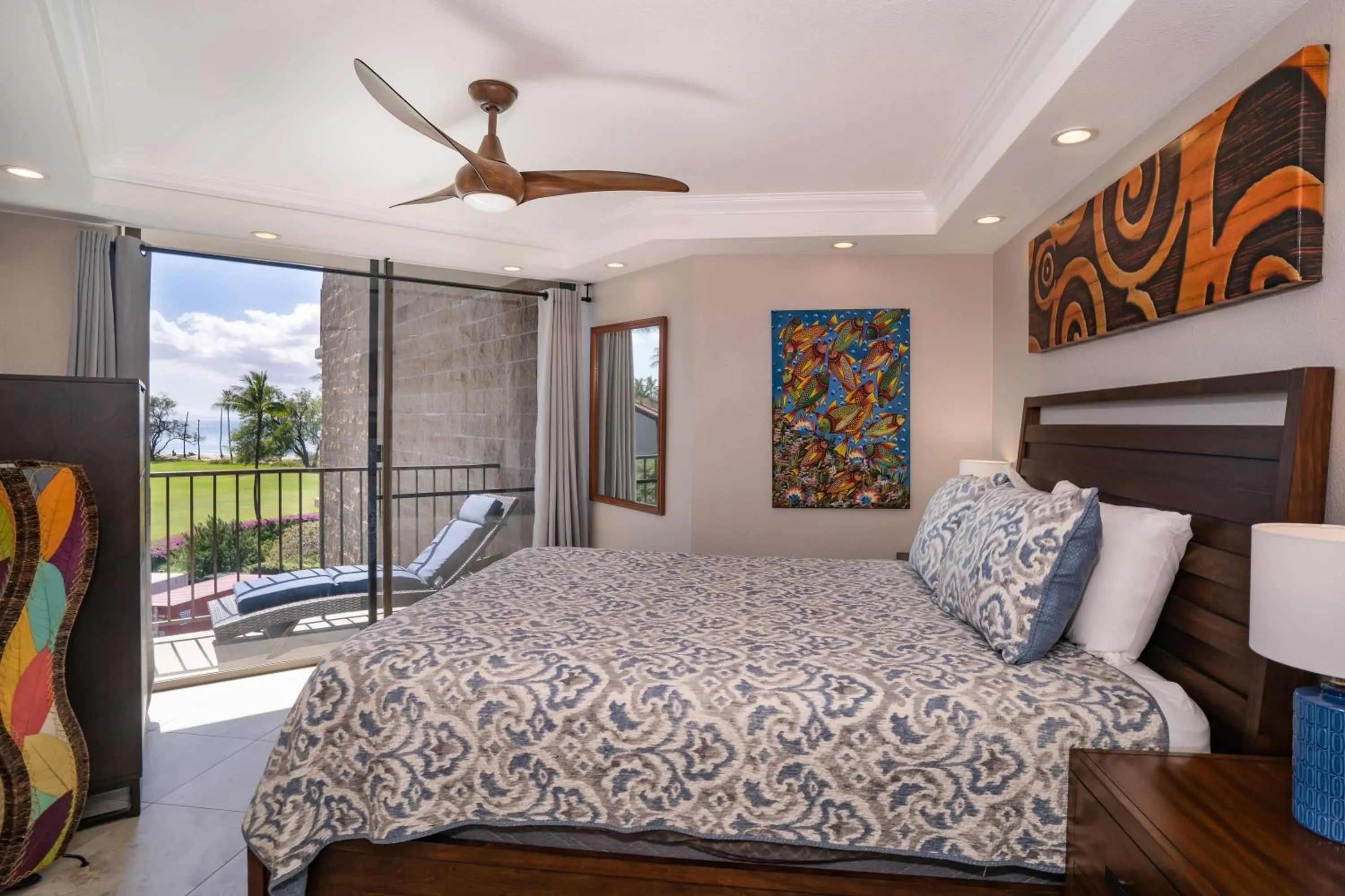 Bed in Elegant Oceanfront Vistas
