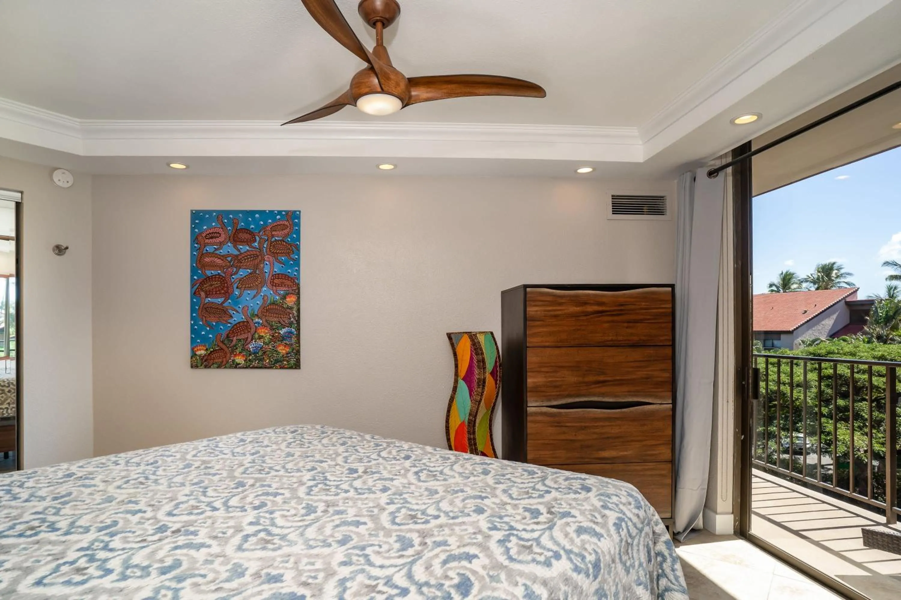 Bed in Elegant Oceanfront Vistas
