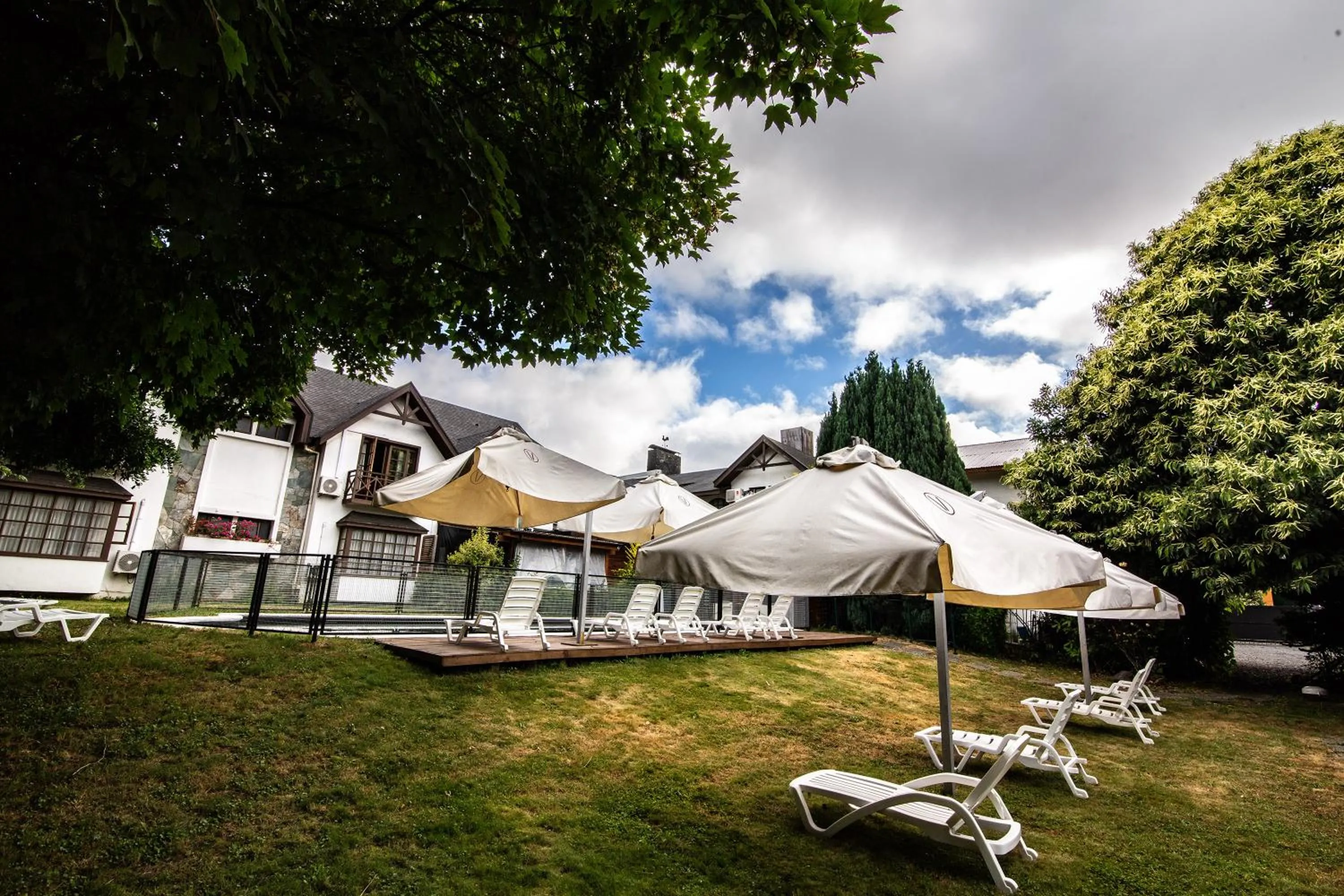 Swimming pool in Hotel Inti Kuyen Plaza
