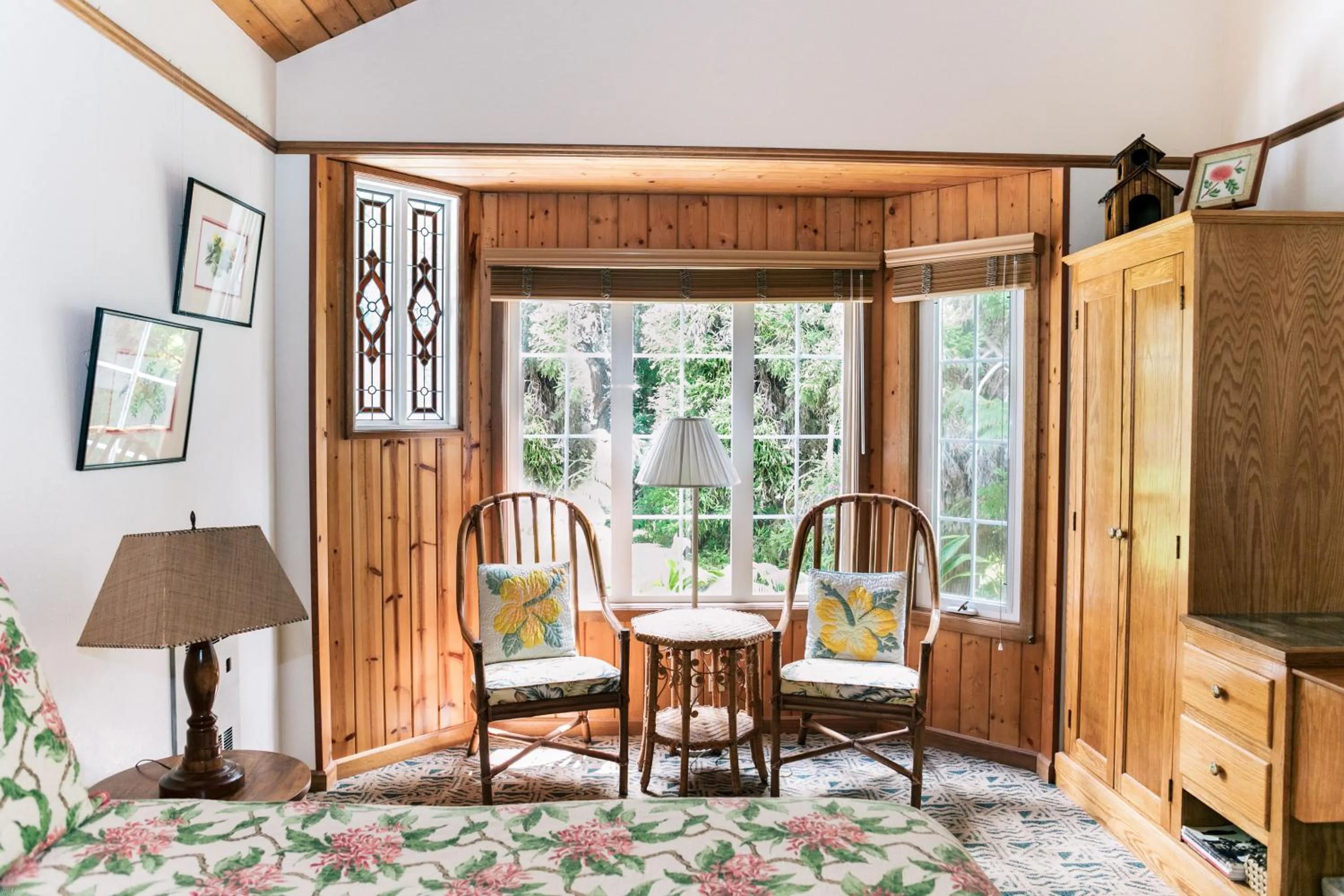 Seating area in Kilauea Lodge and Restaurant