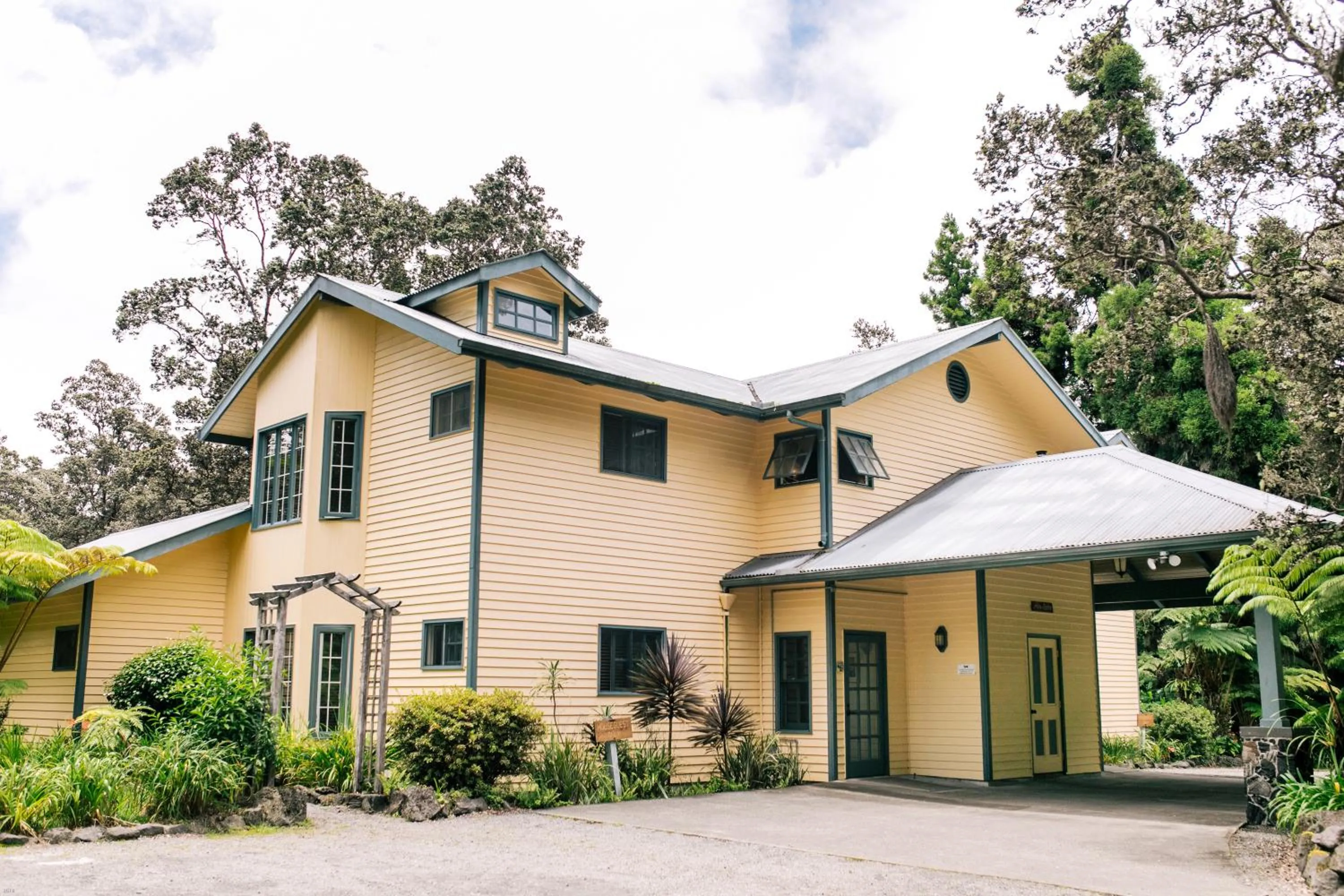 Property building in Kilauea Lodge and Restaurant