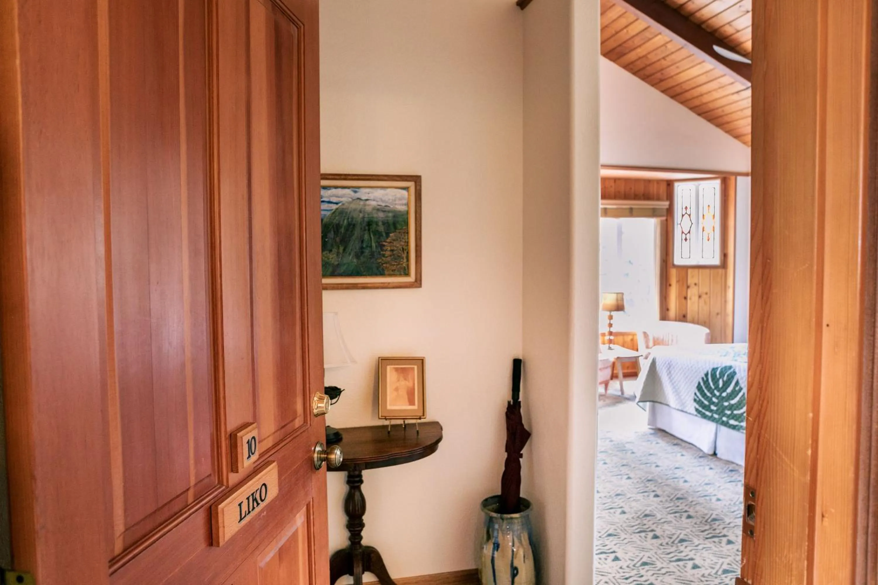 Bedroom in Kilauea Lodge and Restaurant