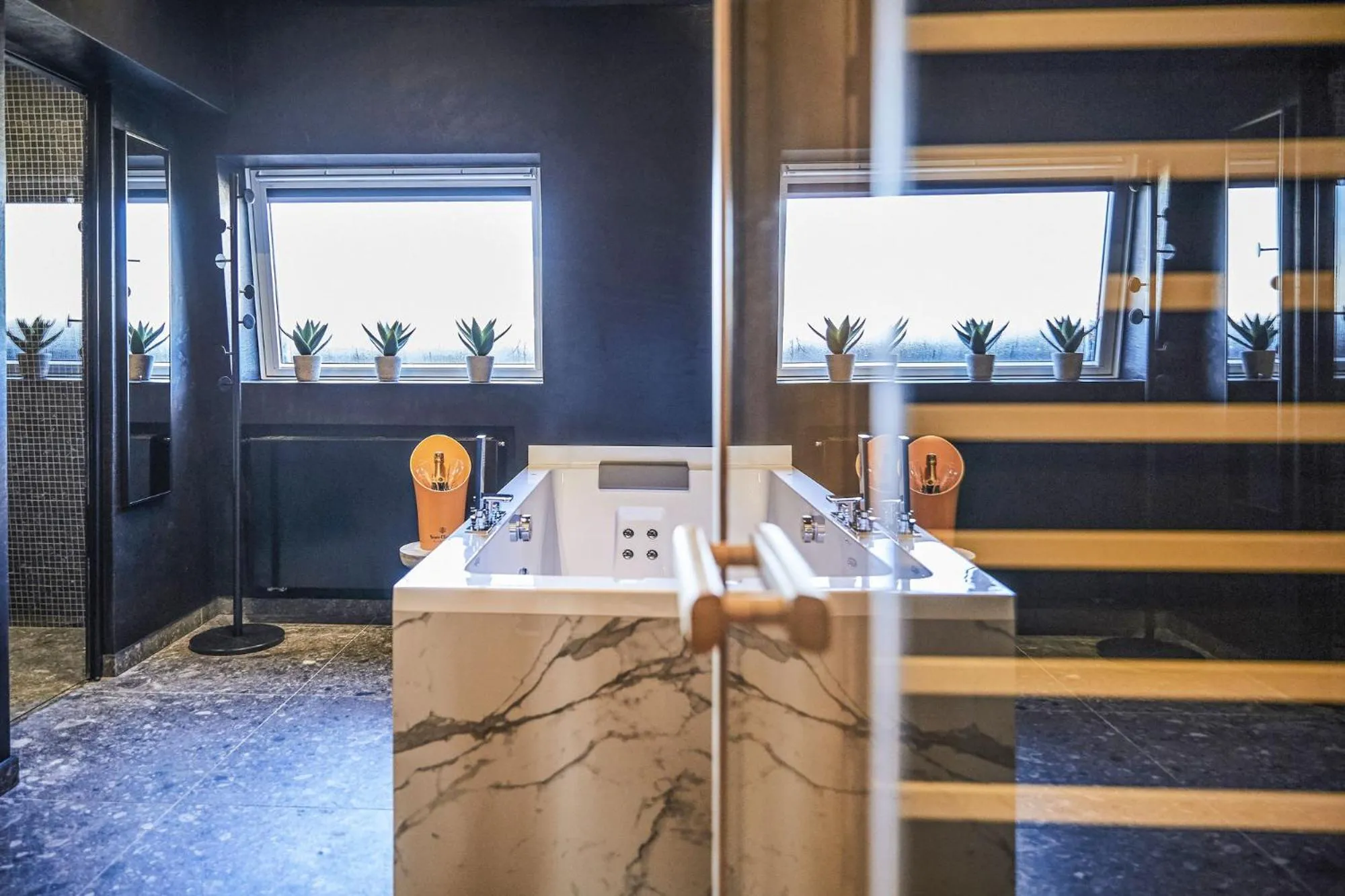 Sauna in Hotel ONIRO - Luxury Rooms & Wellness Suites