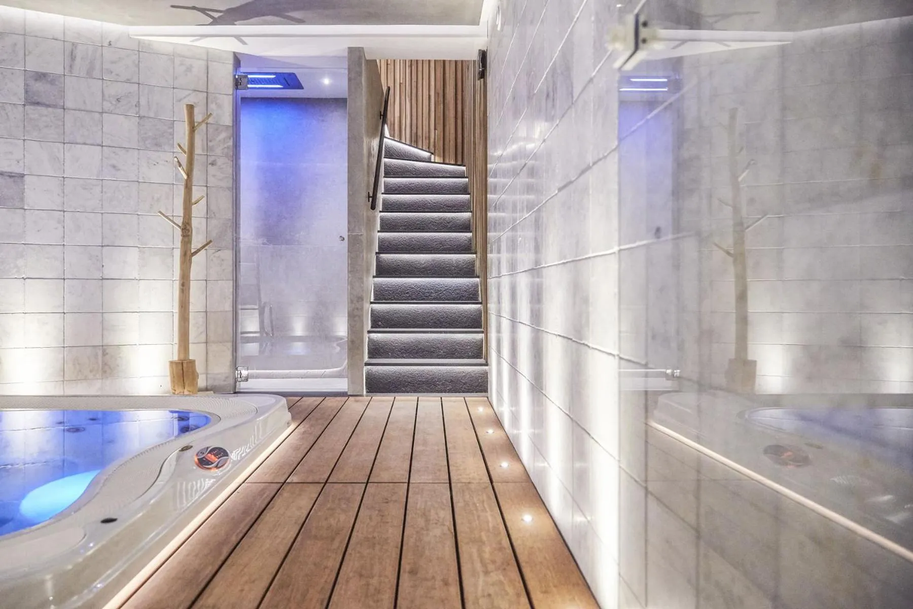 Bathroom in Hotel ONIRO - Luxury Rooms & Wellness Suites