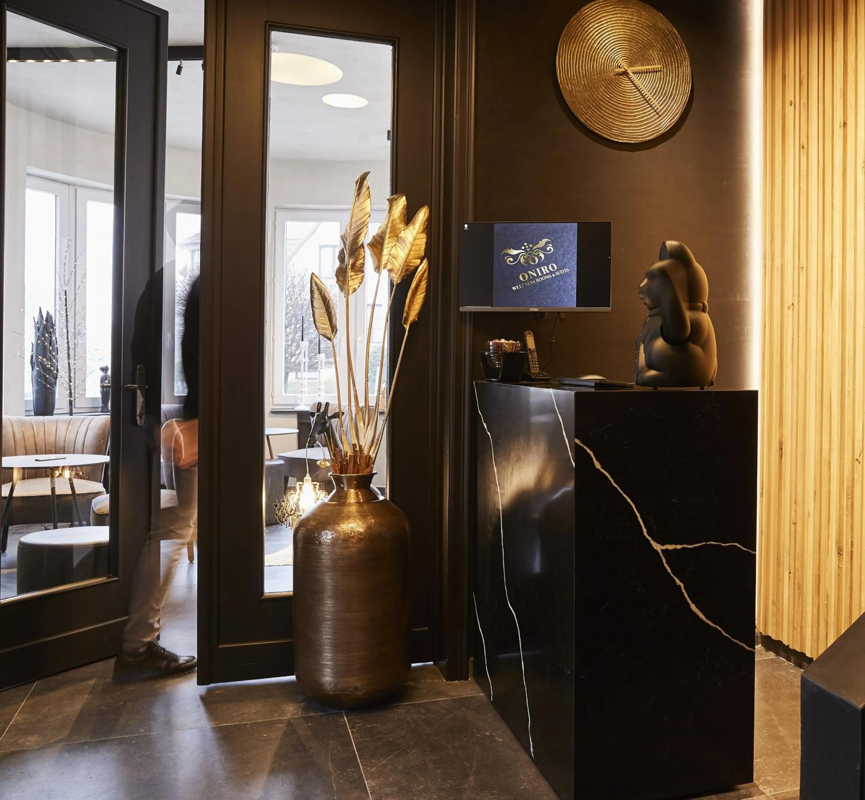 Lobby or reception in Hotel ONIRO - Luxury Rooms & Wellness Suites