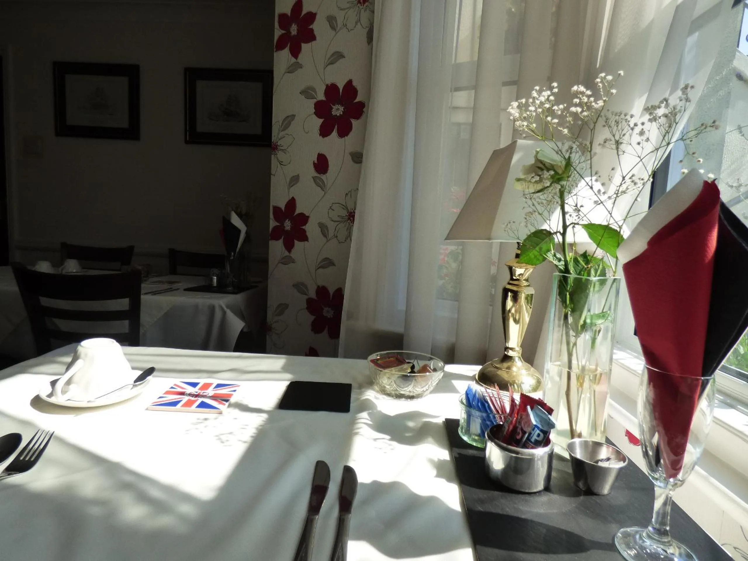 Restaurant/places to eat in Maison Dieu Guest House