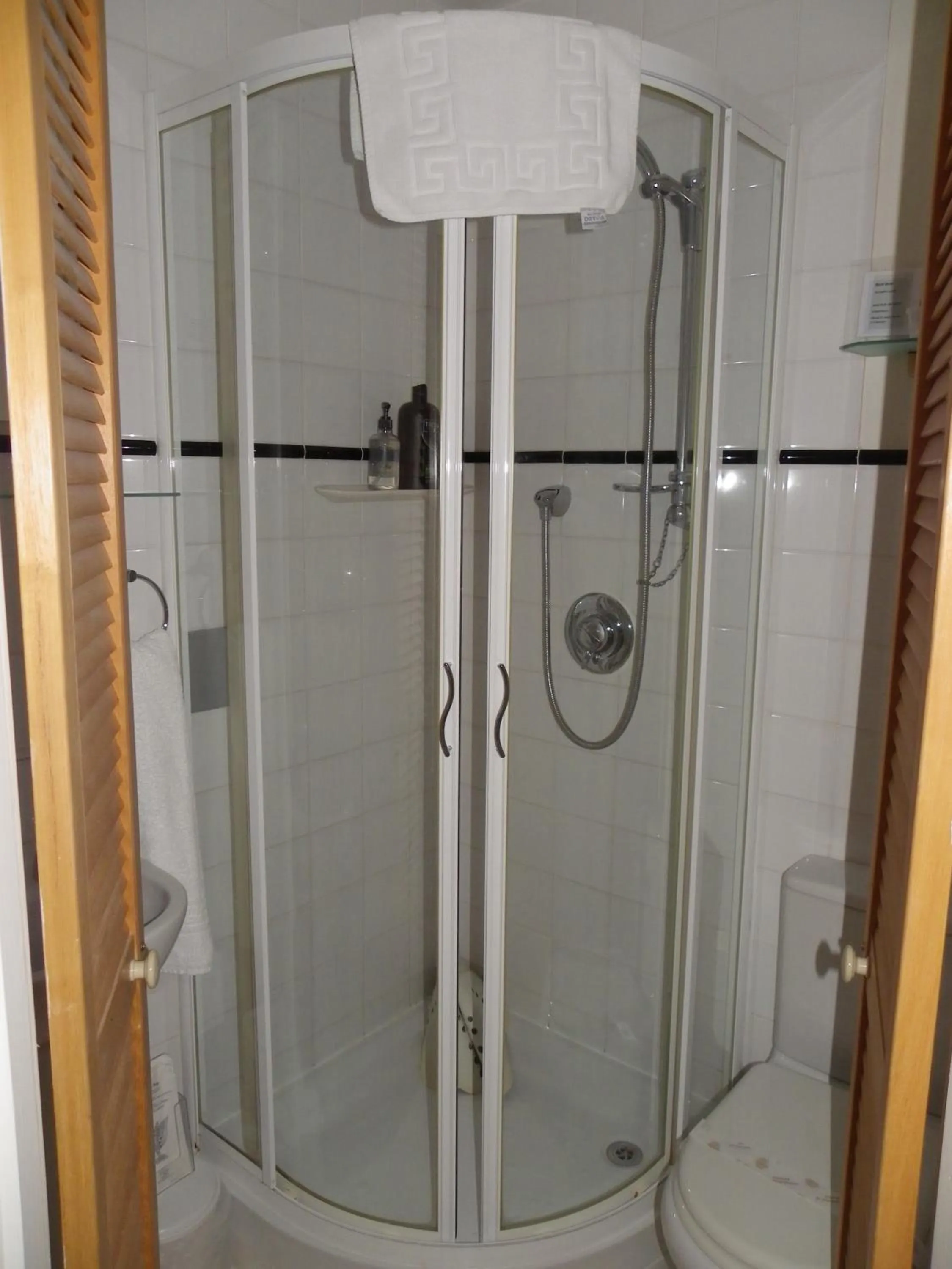 Bathroom in Maison Dieu Guest House