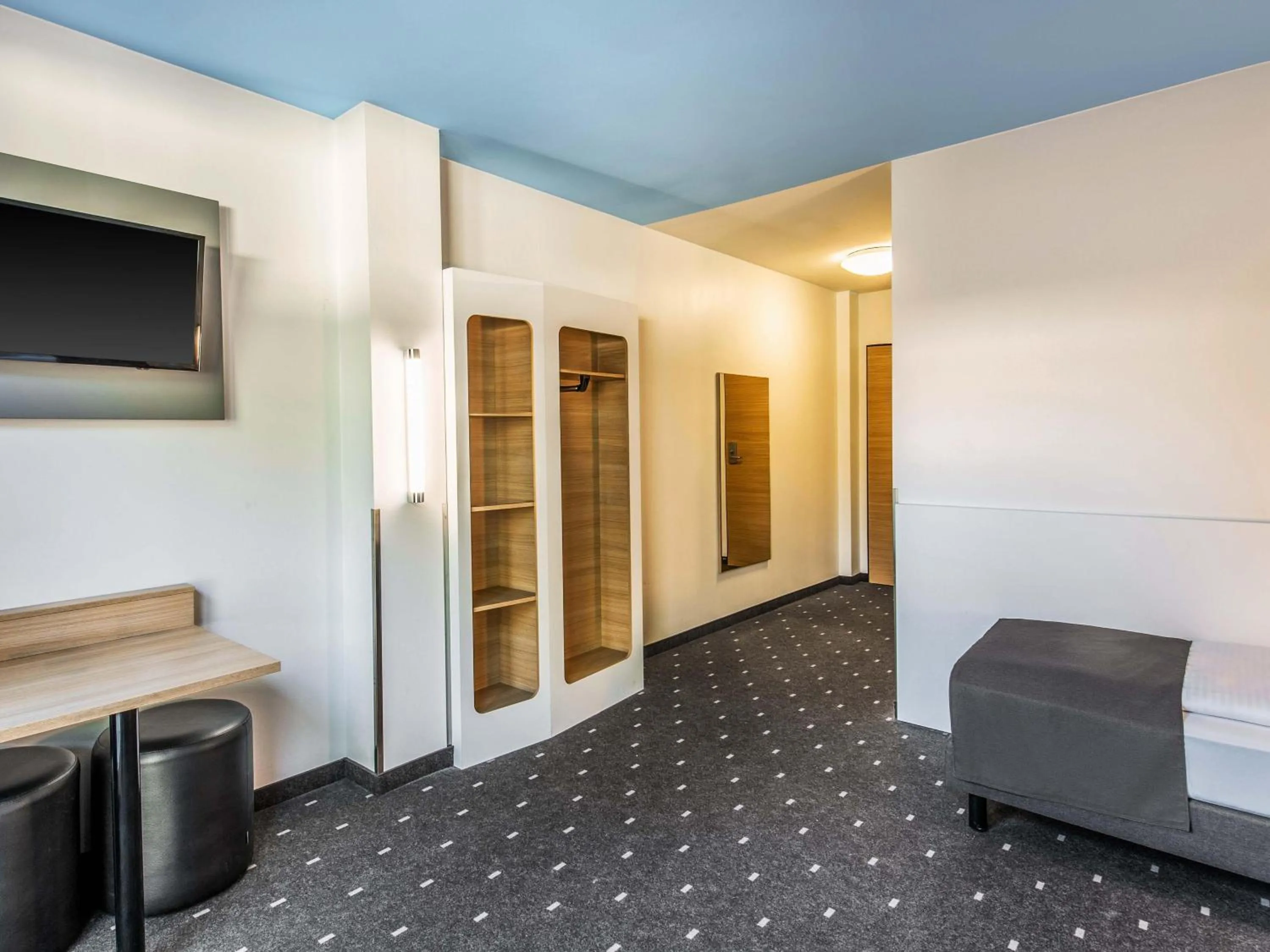 Photo of the whole room in B&B Hotel München City-Nord