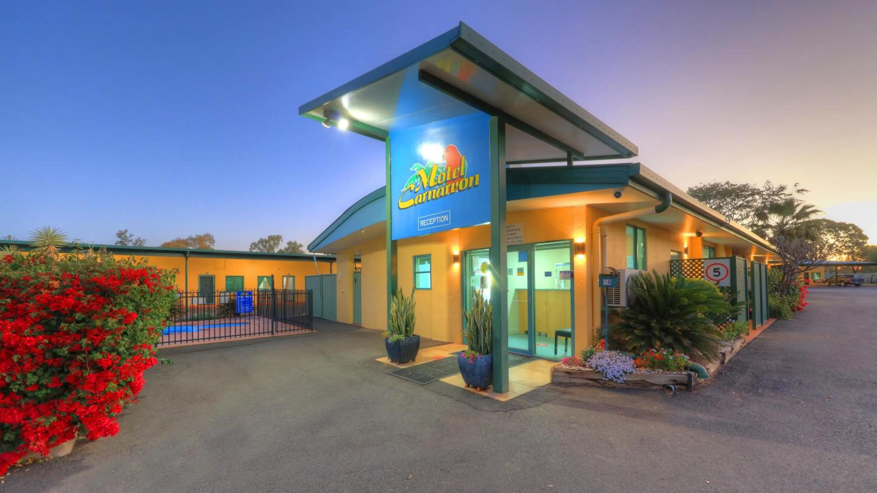 Property building in Motel Carnarvon