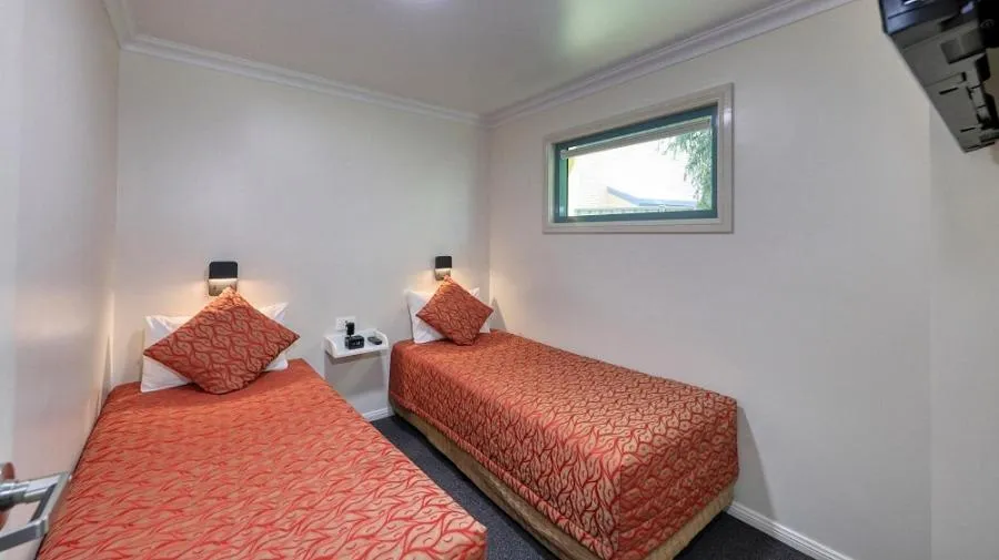 Bedroom, Bed in Motel Carnarvon