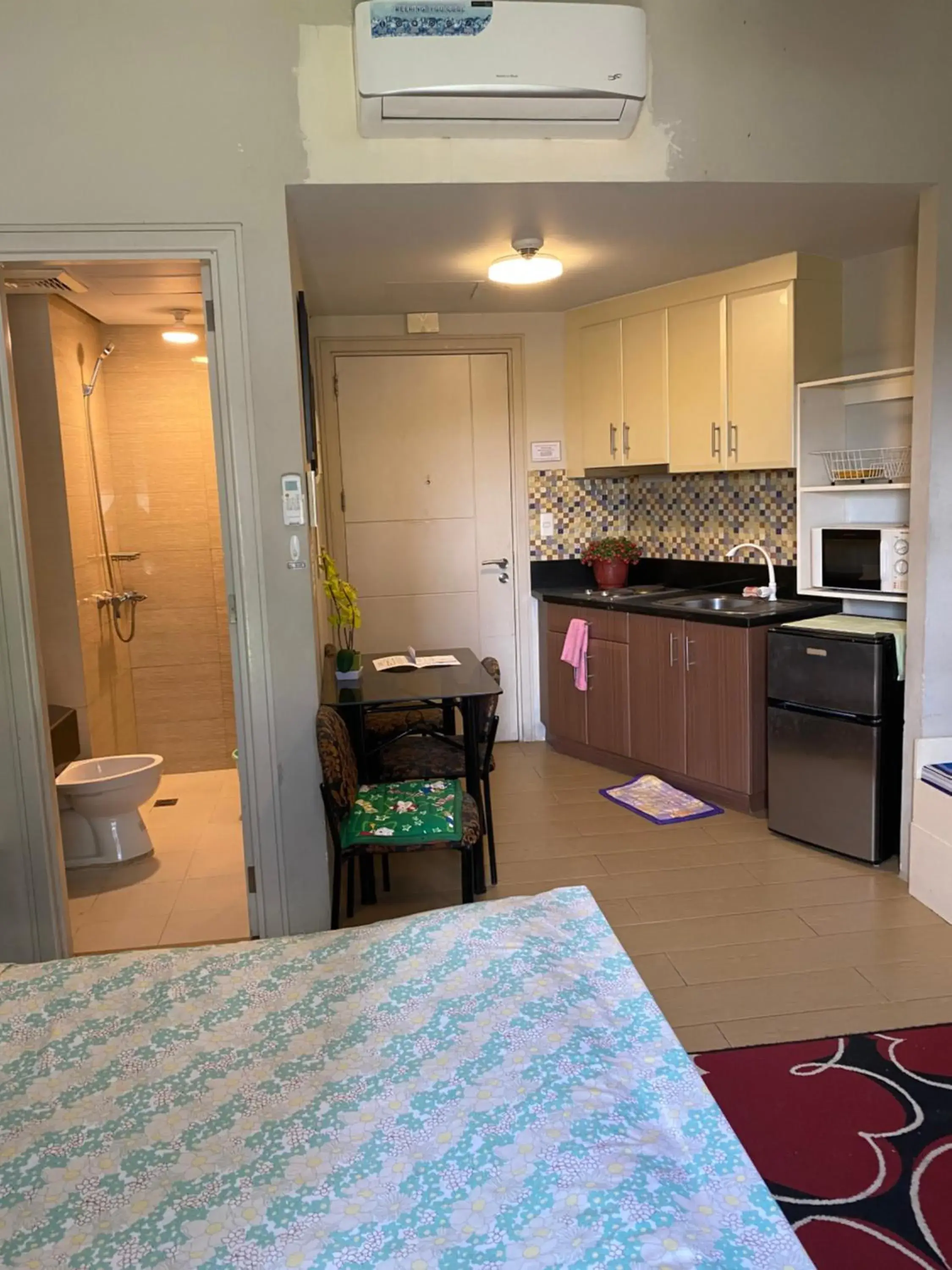 Favila Condotel Unit-150 Newport Boulevard near Airport Terminal 3 and all other Airport Favila Condotel Unit-150 Newport Boulevard near Airport Terminal 3 and all other Airport