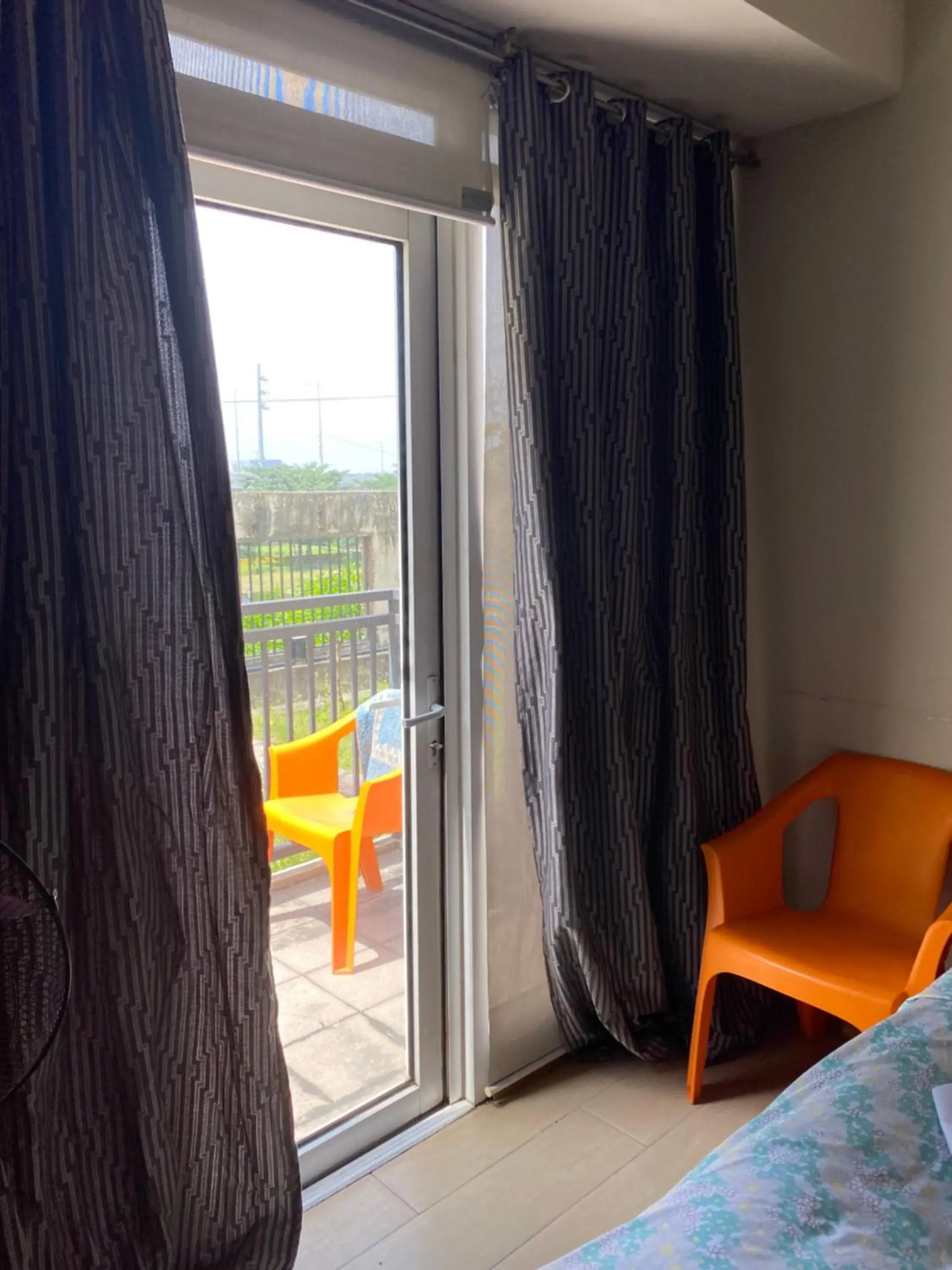 Bed in Favila Condotel Unit-150 Newport Boulevard near Airport Terminal 3 and all other Airport Bed in Favila Condotel Unit-150 Newport Boulevard near Airport Terminal 3 and all other Airport