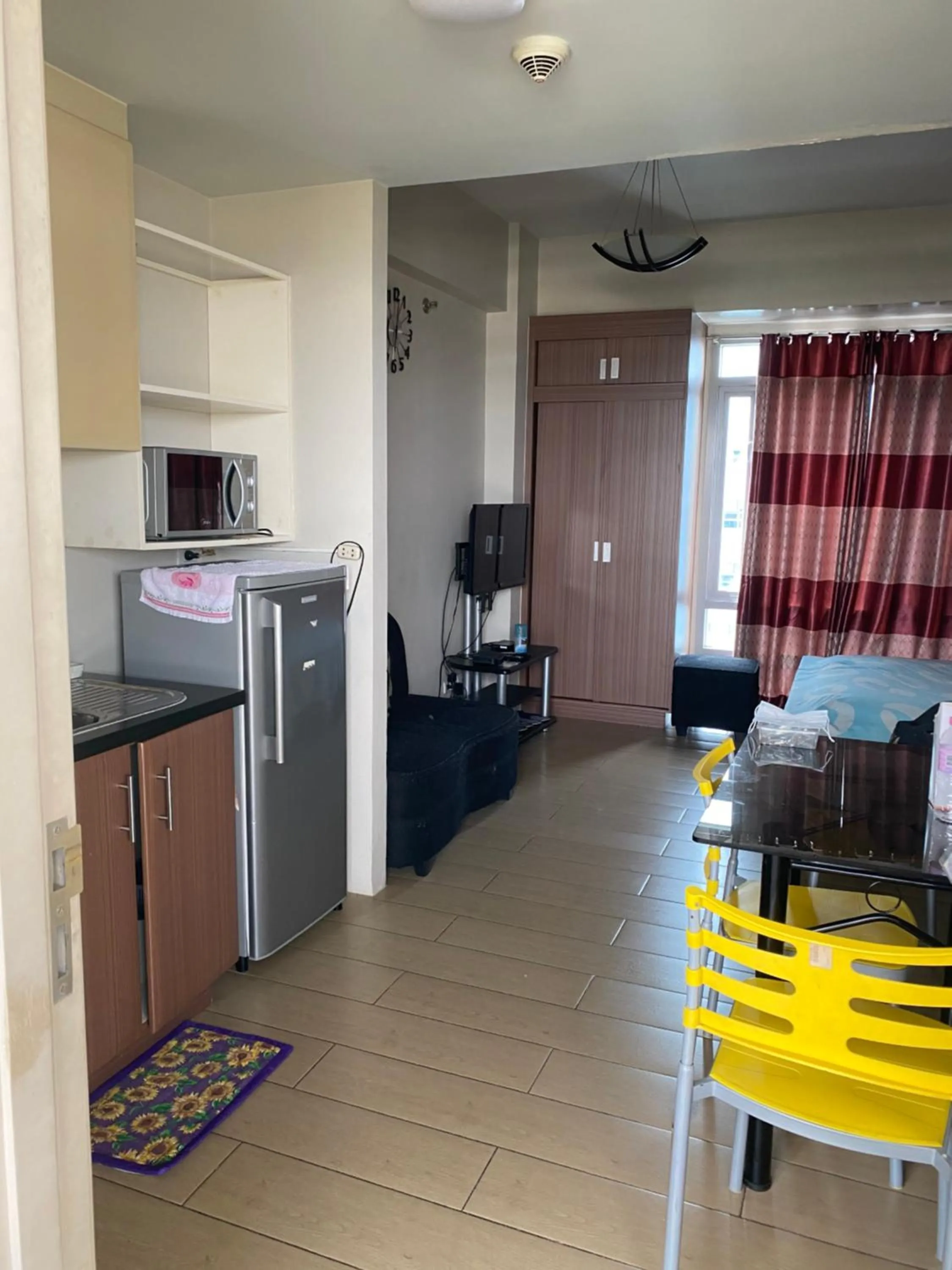 Favila Condotel Unit-150 Newport Boulevard near Airport Terminal 3 and all other Airport