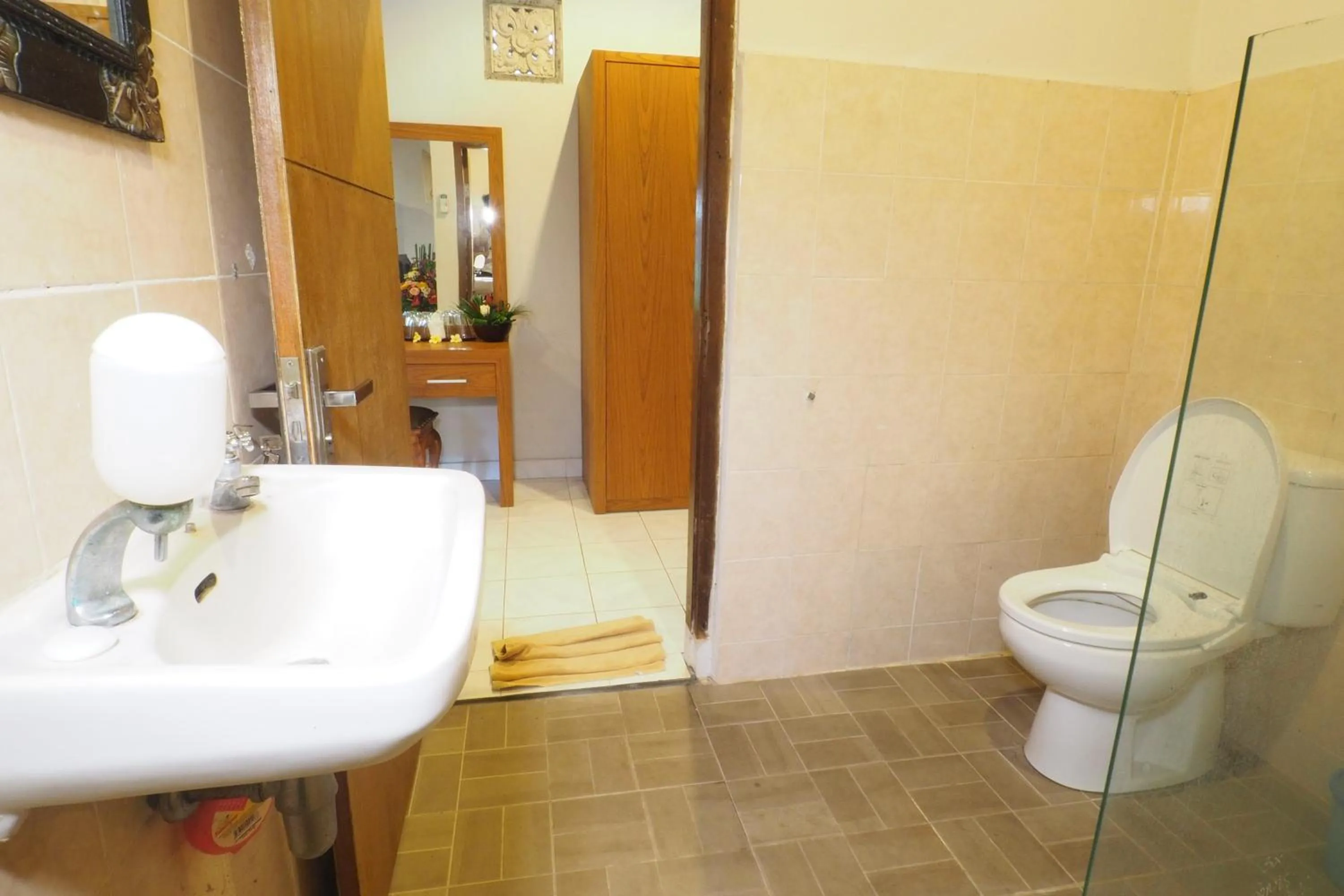 Bathroom in Puri Anyar Heritage