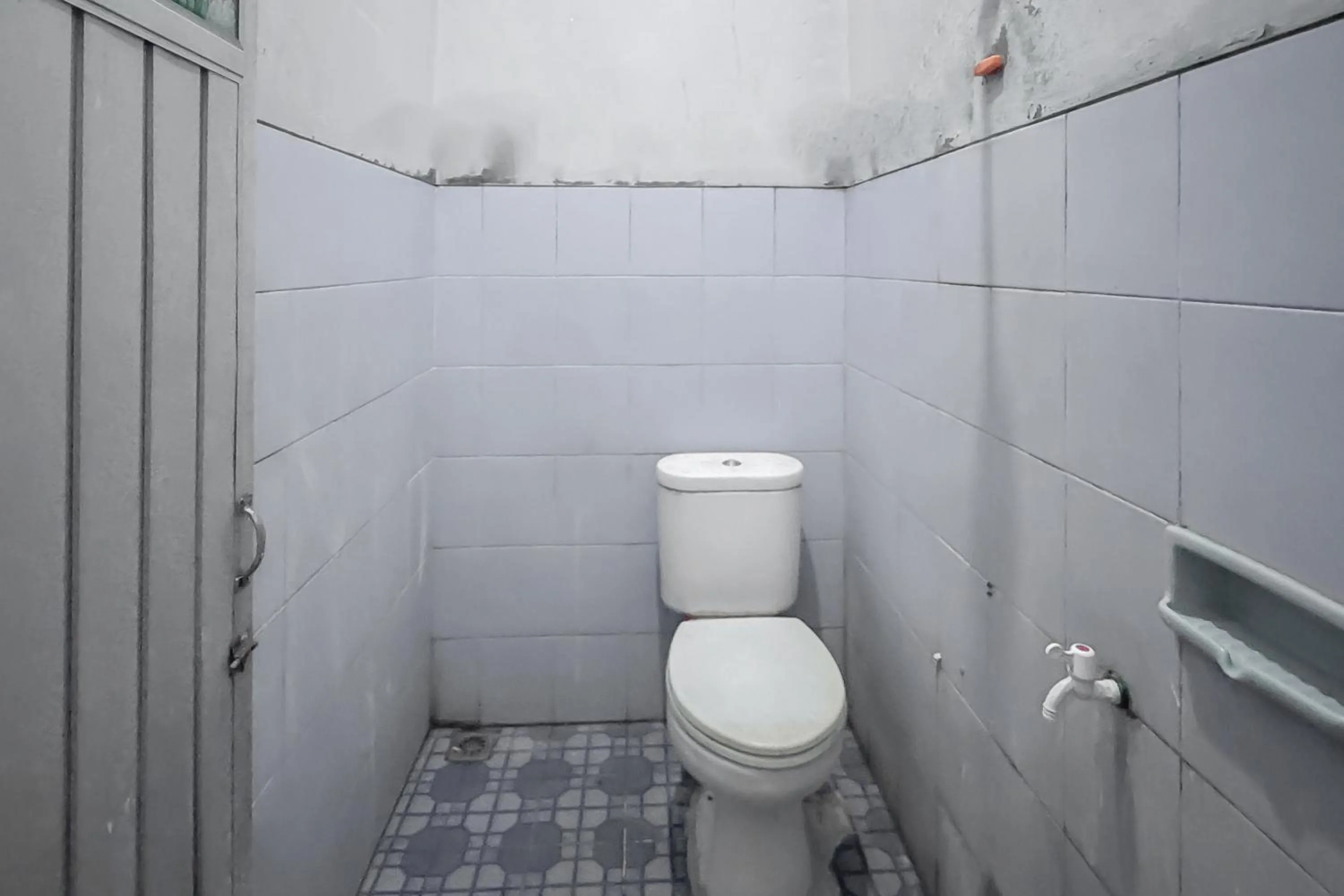 Bathroom in SPOT ON 90171 Pondok Kuning