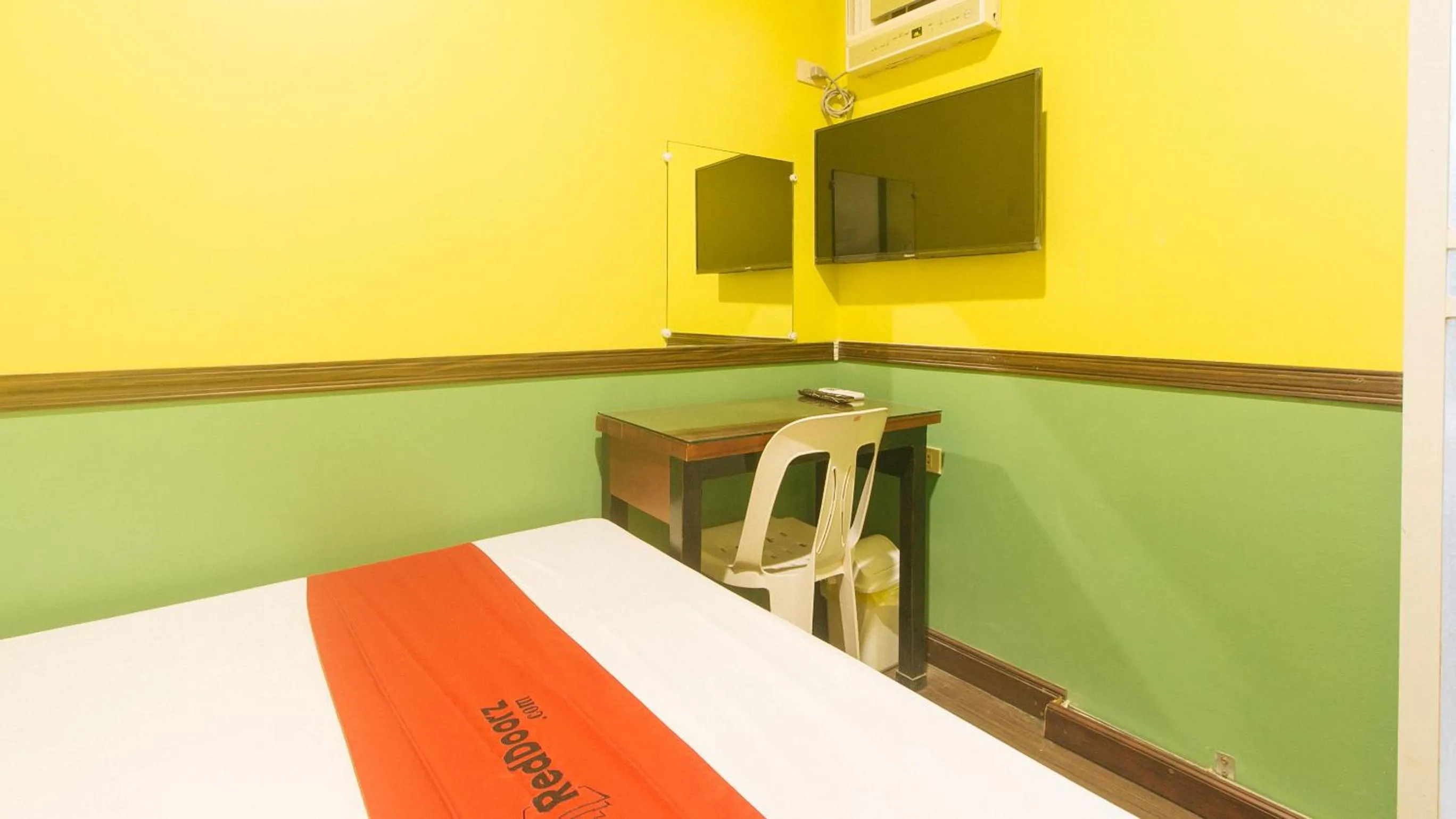 TV and multimedia, Bed in RedDoorz @ Camaman-An Cagayan De Oro City