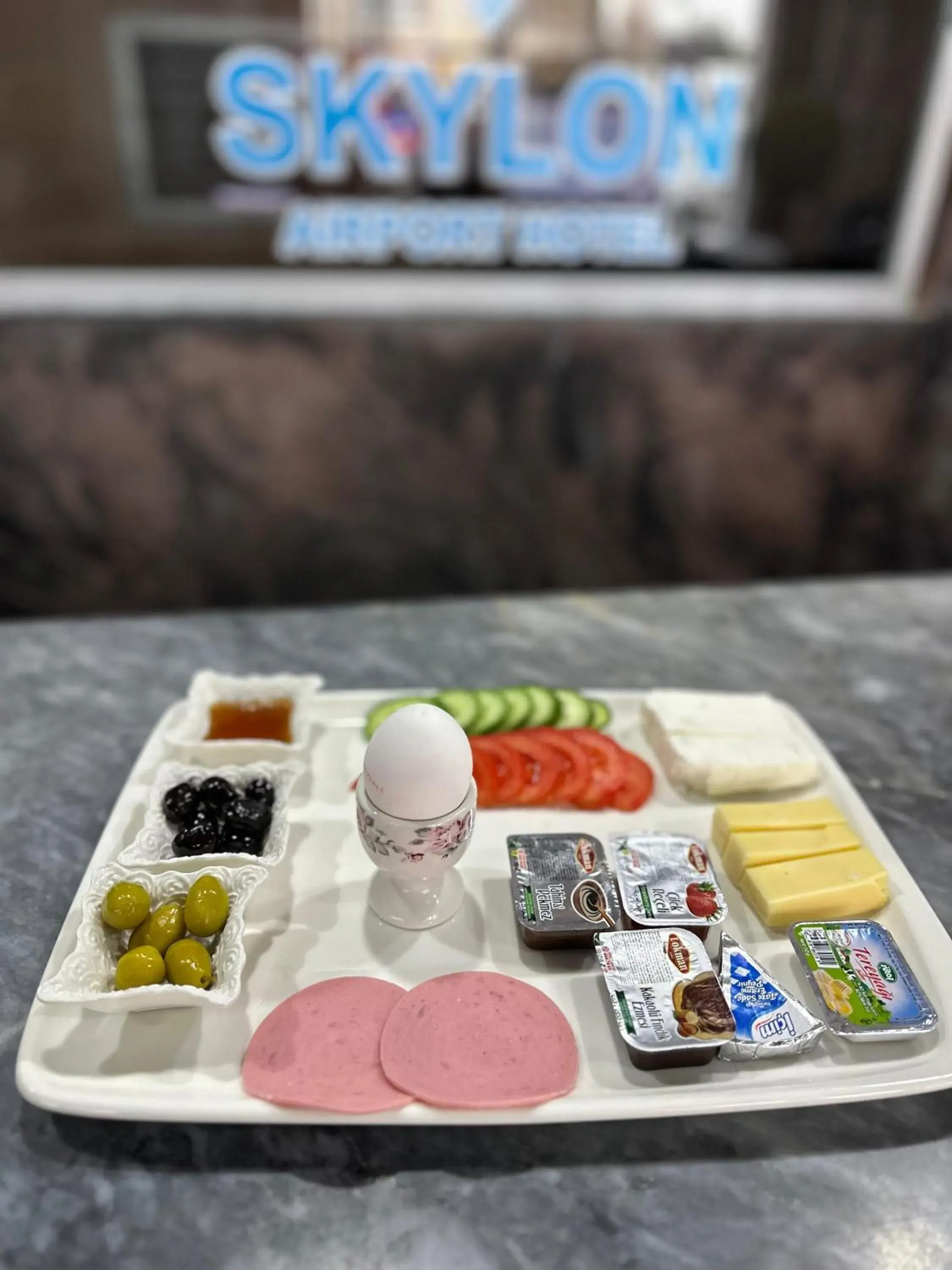 Breakfast in Skylon Airport Hotel Breakfast in Skylon Airport Hotel